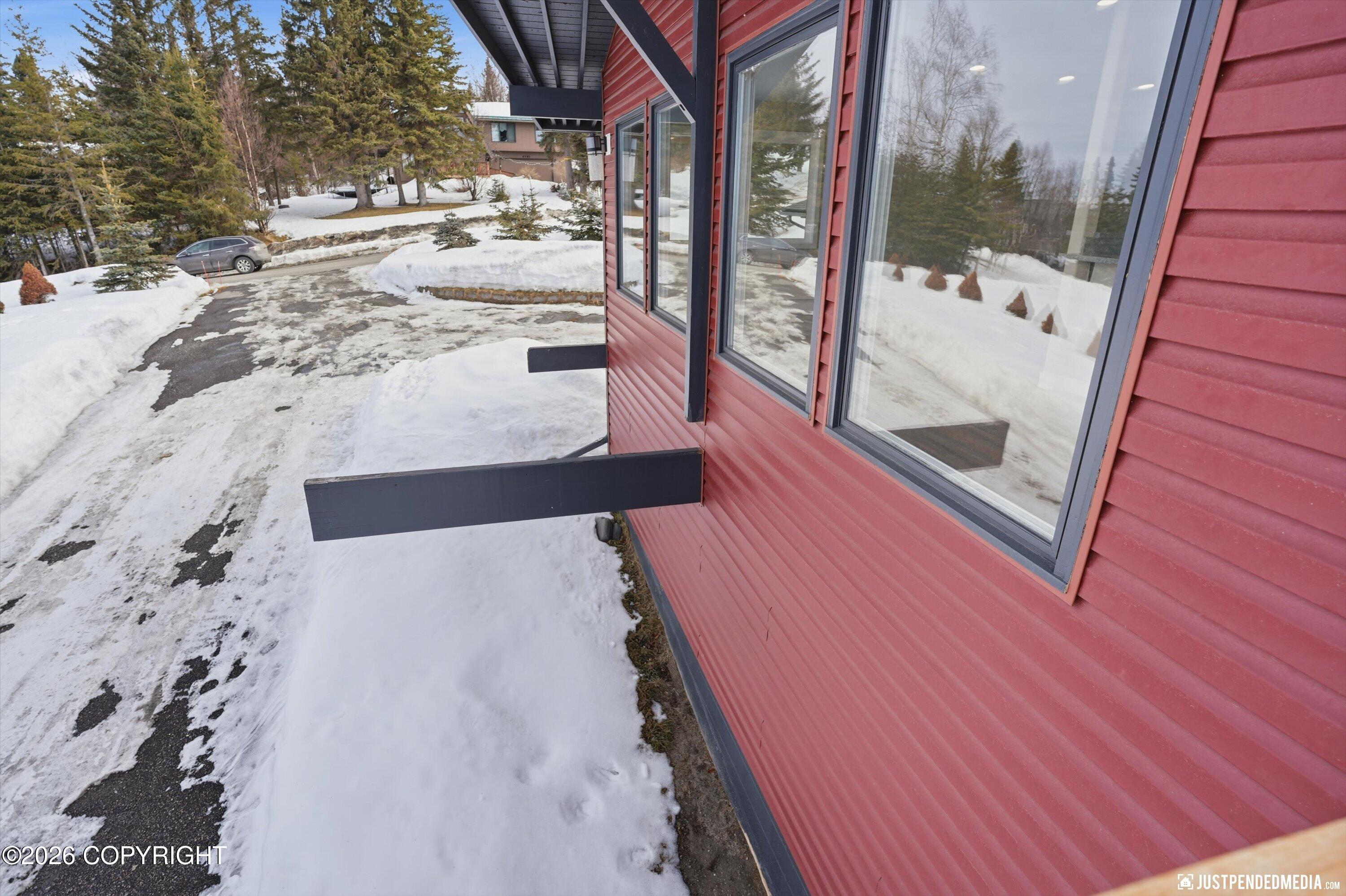 6700 Round Tree Drive