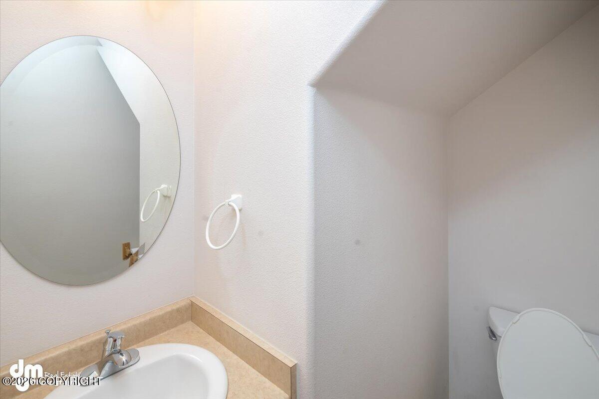 634 E 73rd Avenue # B Unit: #B