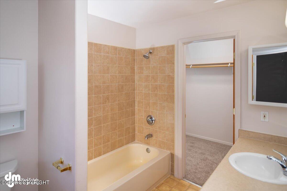 634 E 73rd Avenue # B Unit: #B