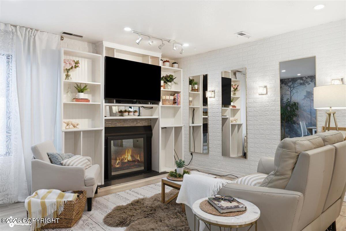 6631 Weimer Drive # B1 Unit: #B1