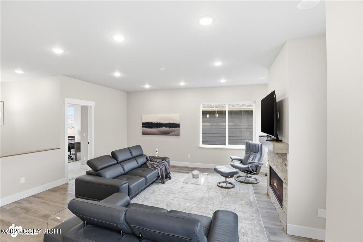 8857 Chalk Hill Loop