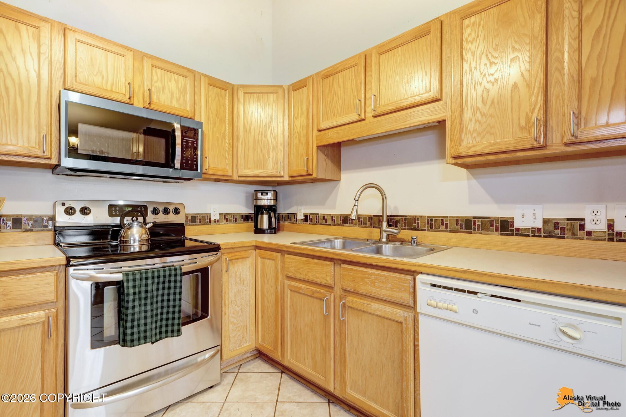 2459 Cloverwood Loop