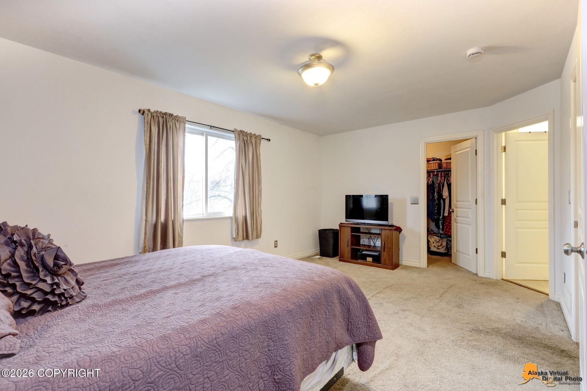 2459 Cloverwood Loop