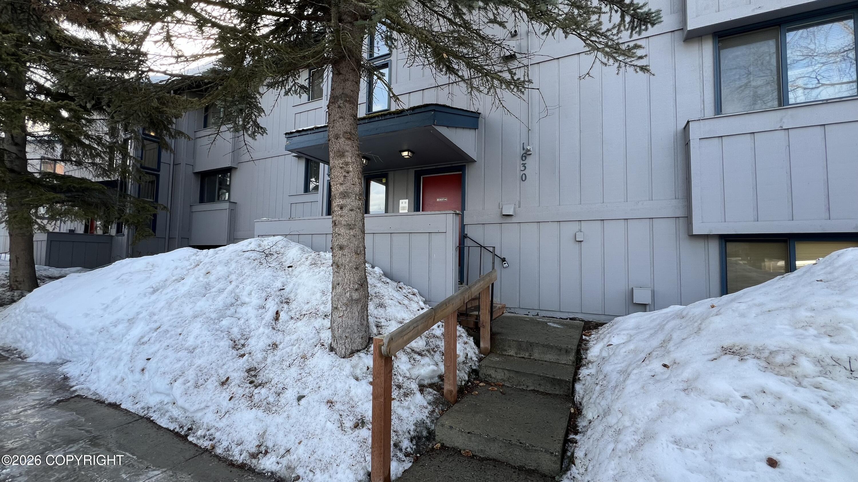 1630 Eastridge Drive # 303 Unit: #303