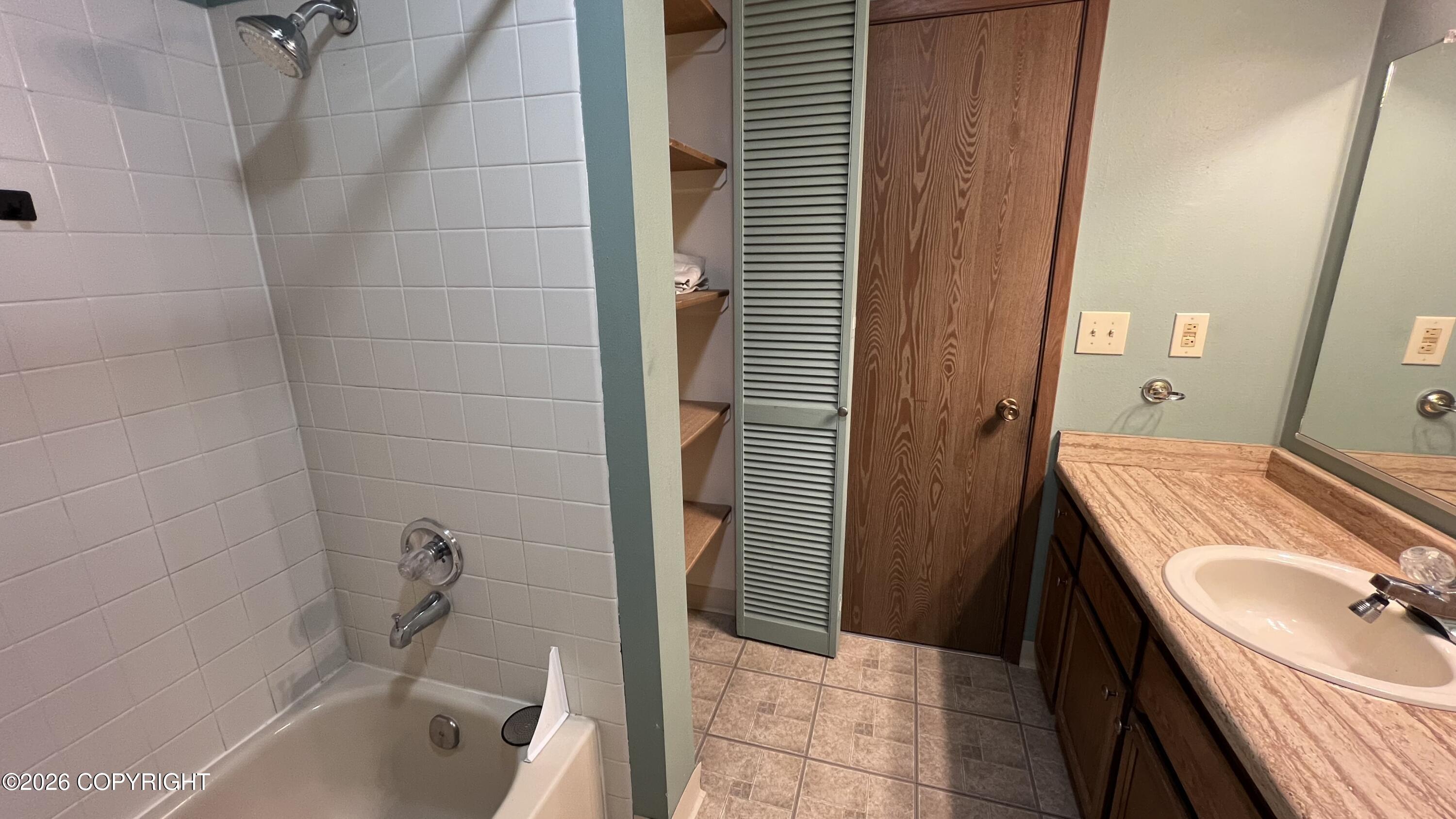 1630 Eastridge Drive # 303 Unit: #303