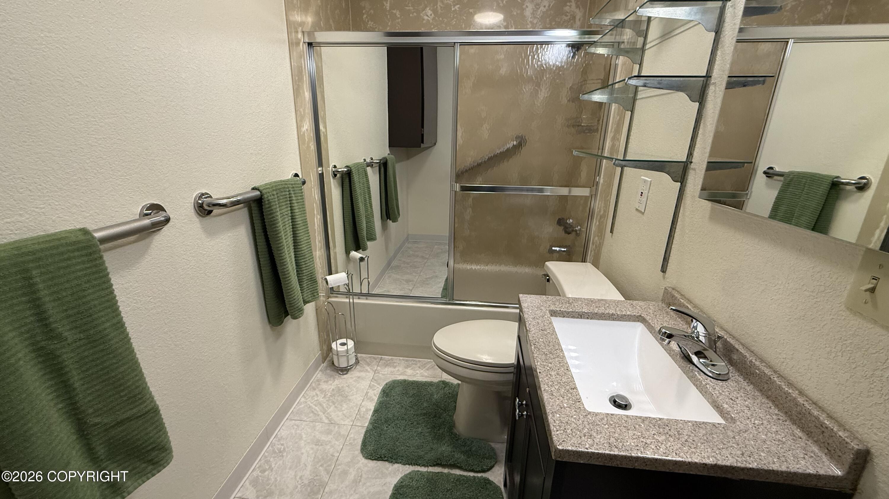 2230 E 52nd Avenue # 4 Unit: #4