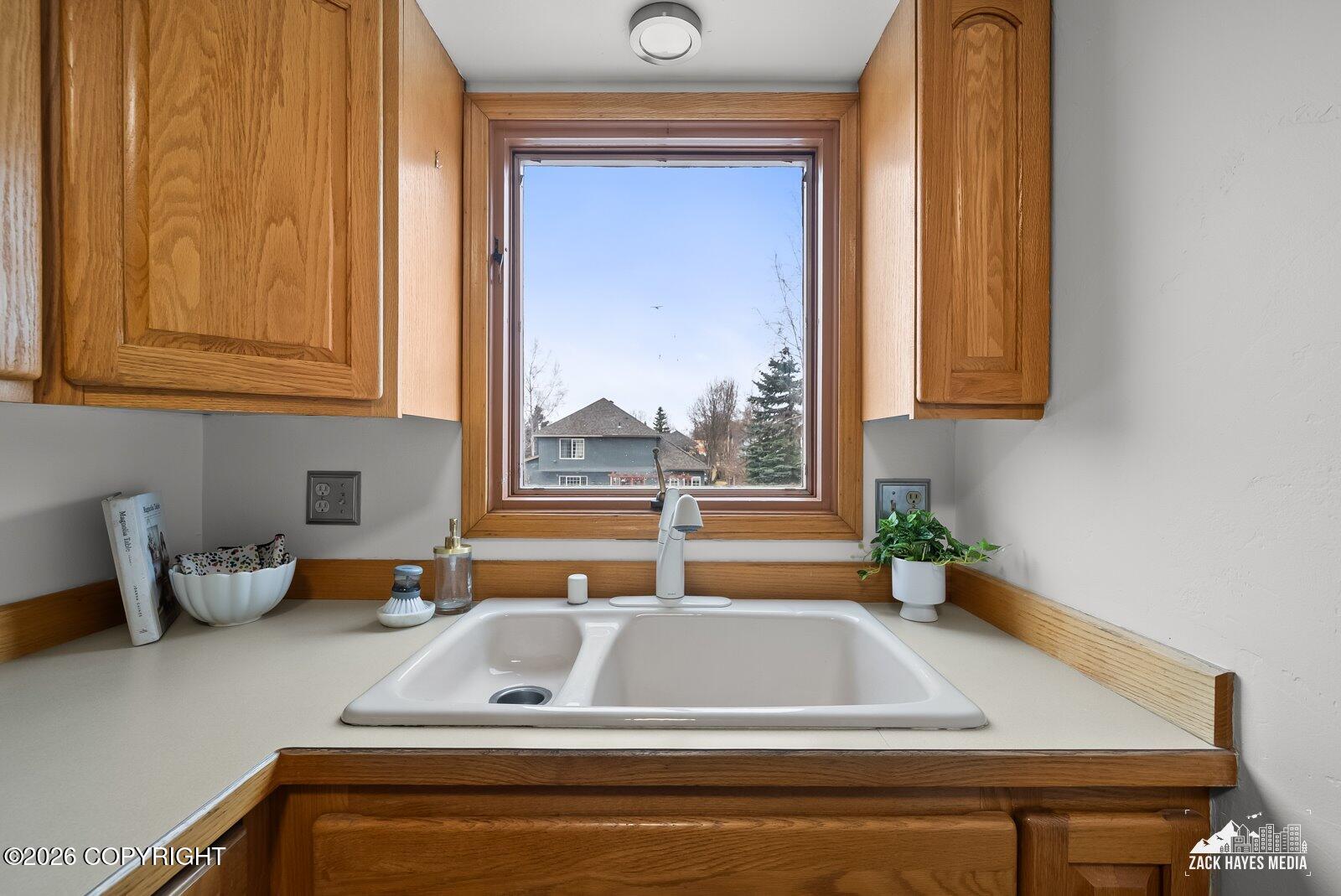 3333 Lakeshore Drive # 10 Unit: #10