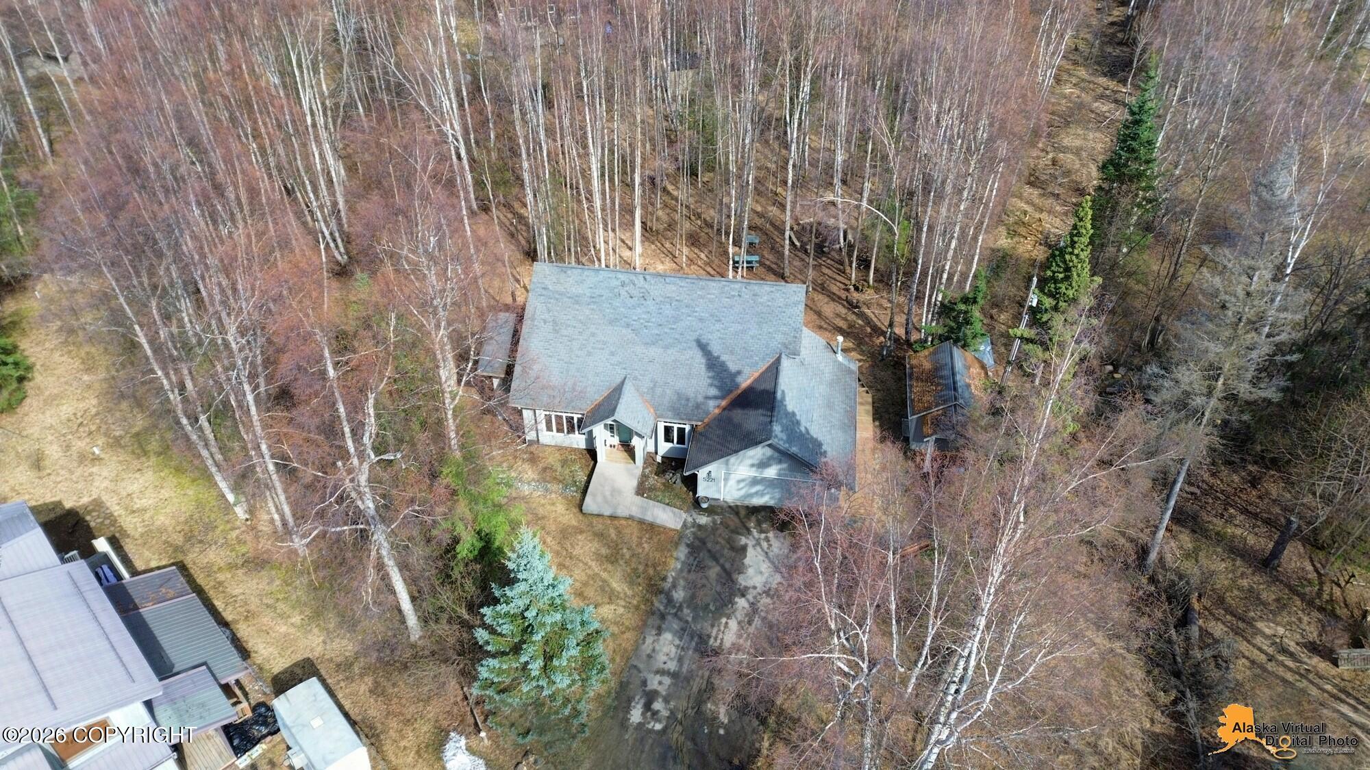 5221 Wandering Drive