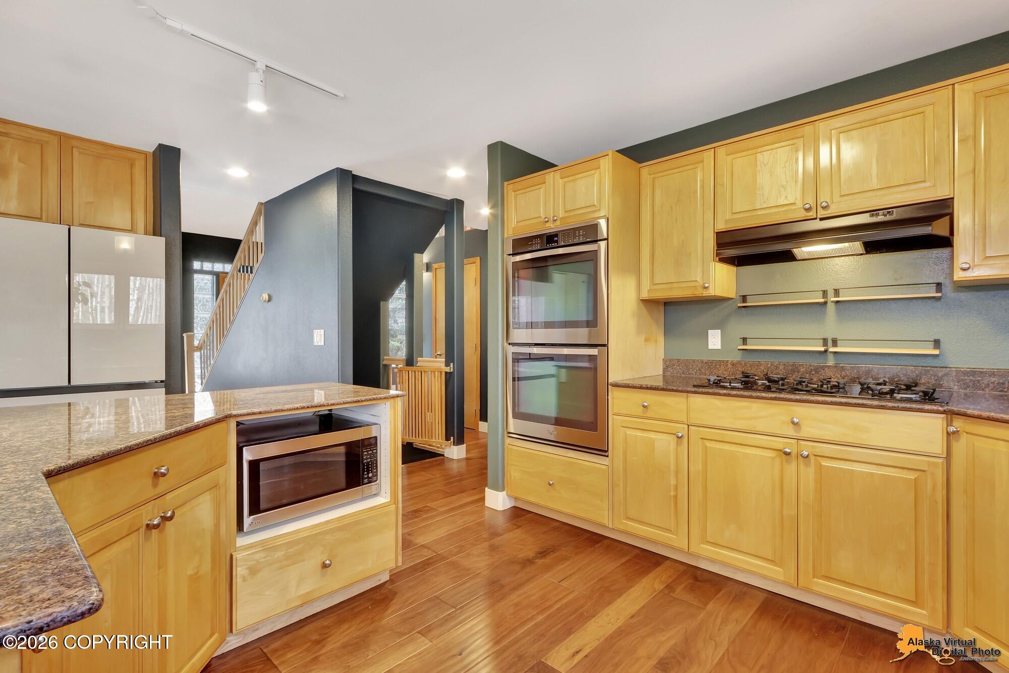 5221 Wandering Drive