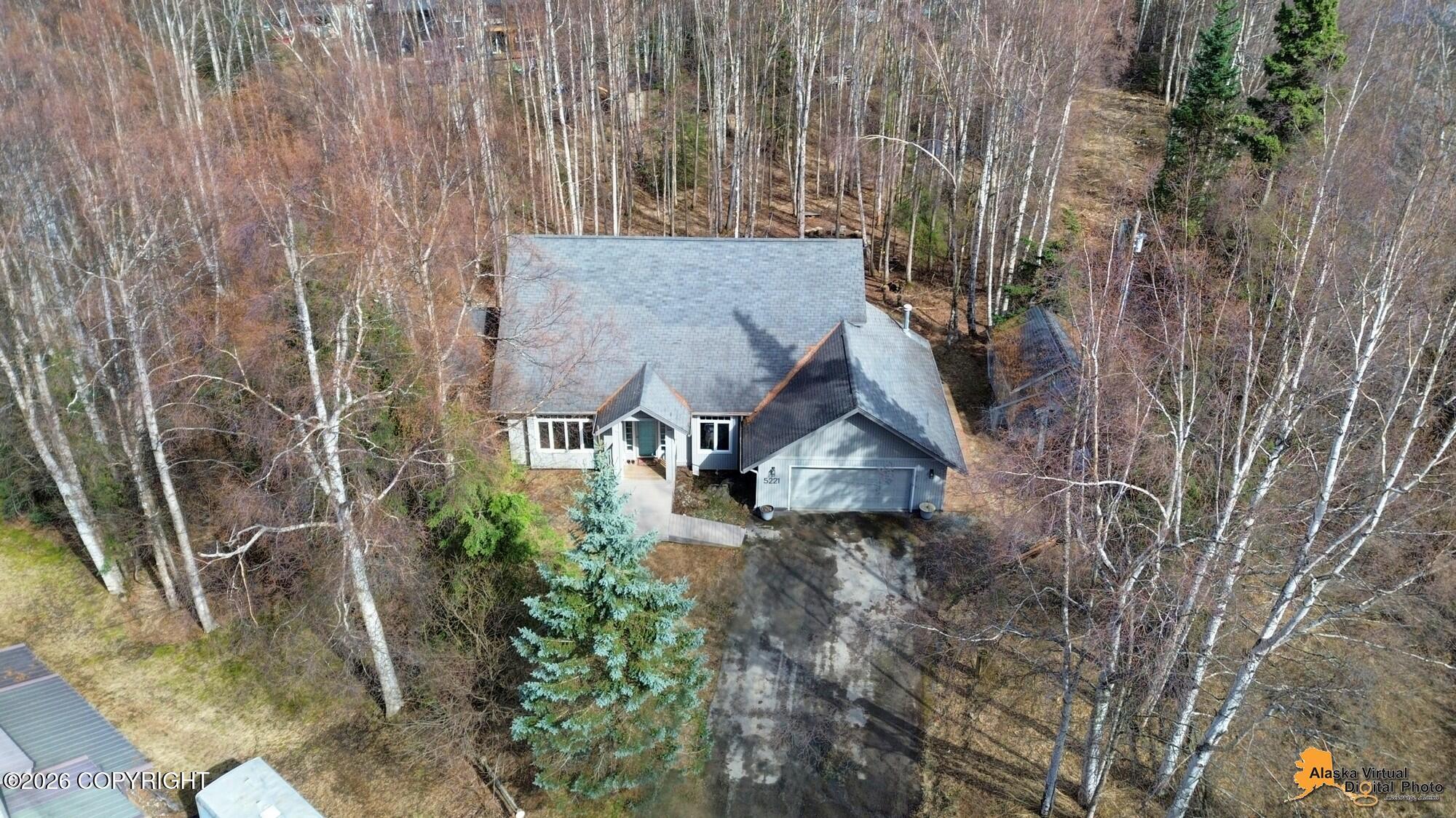 5221 Wandering Drive