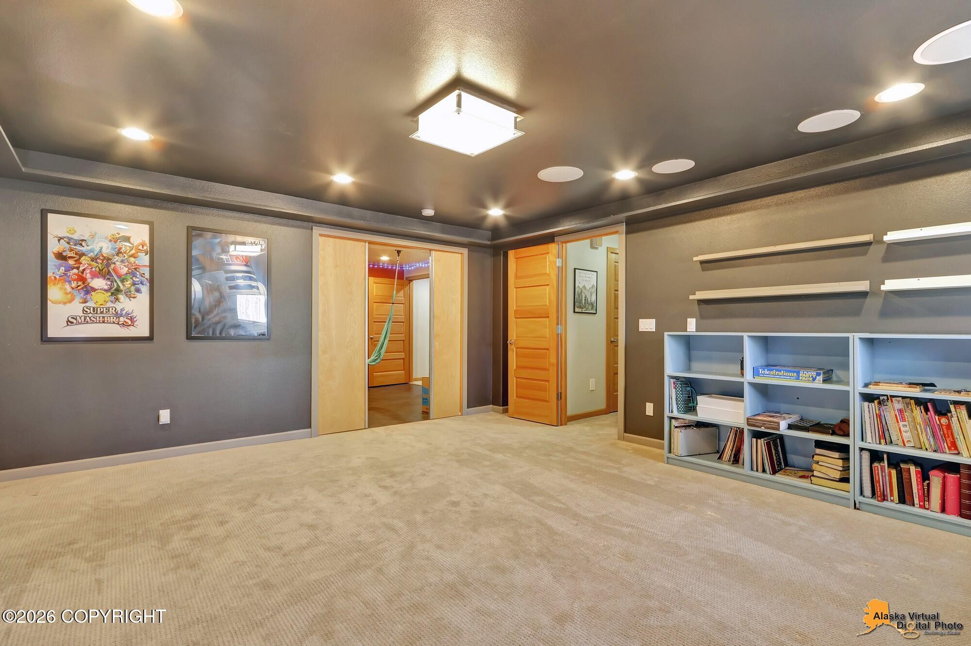 5221 Wandering Drive