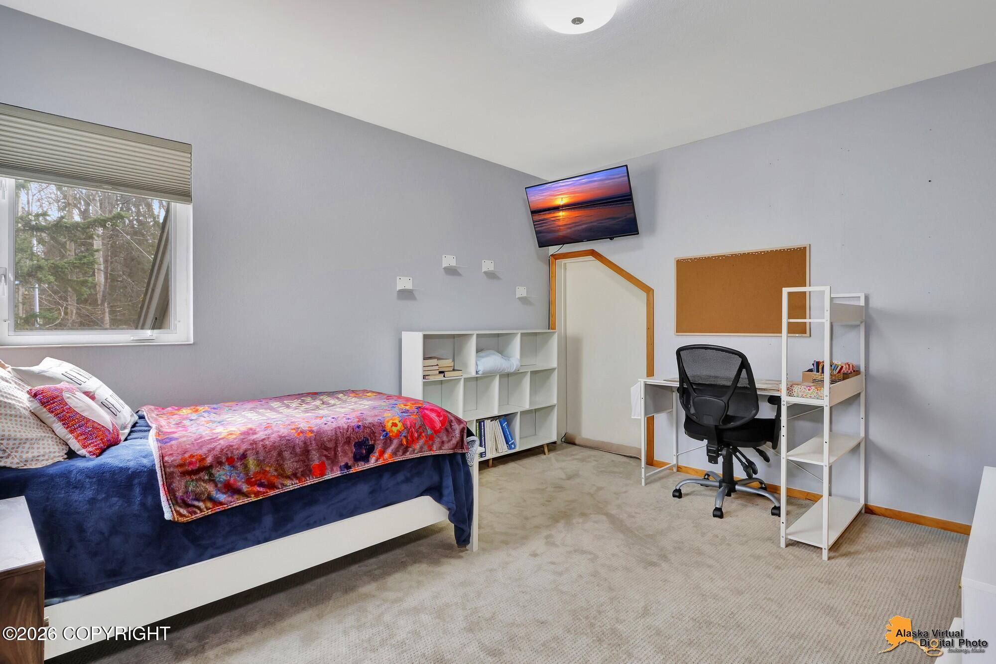 5221 Wandering Drive