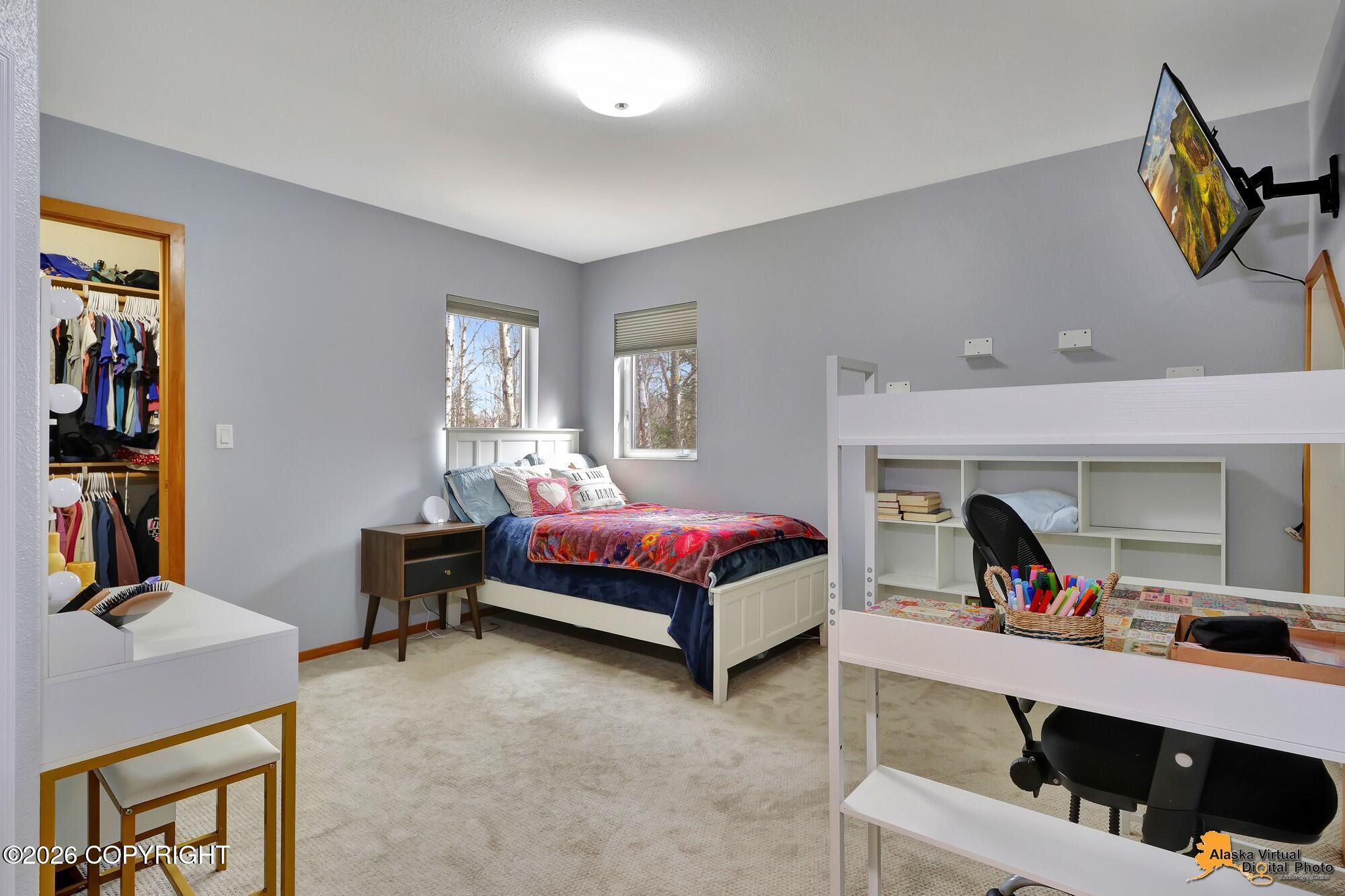 5221 Wandering Drive