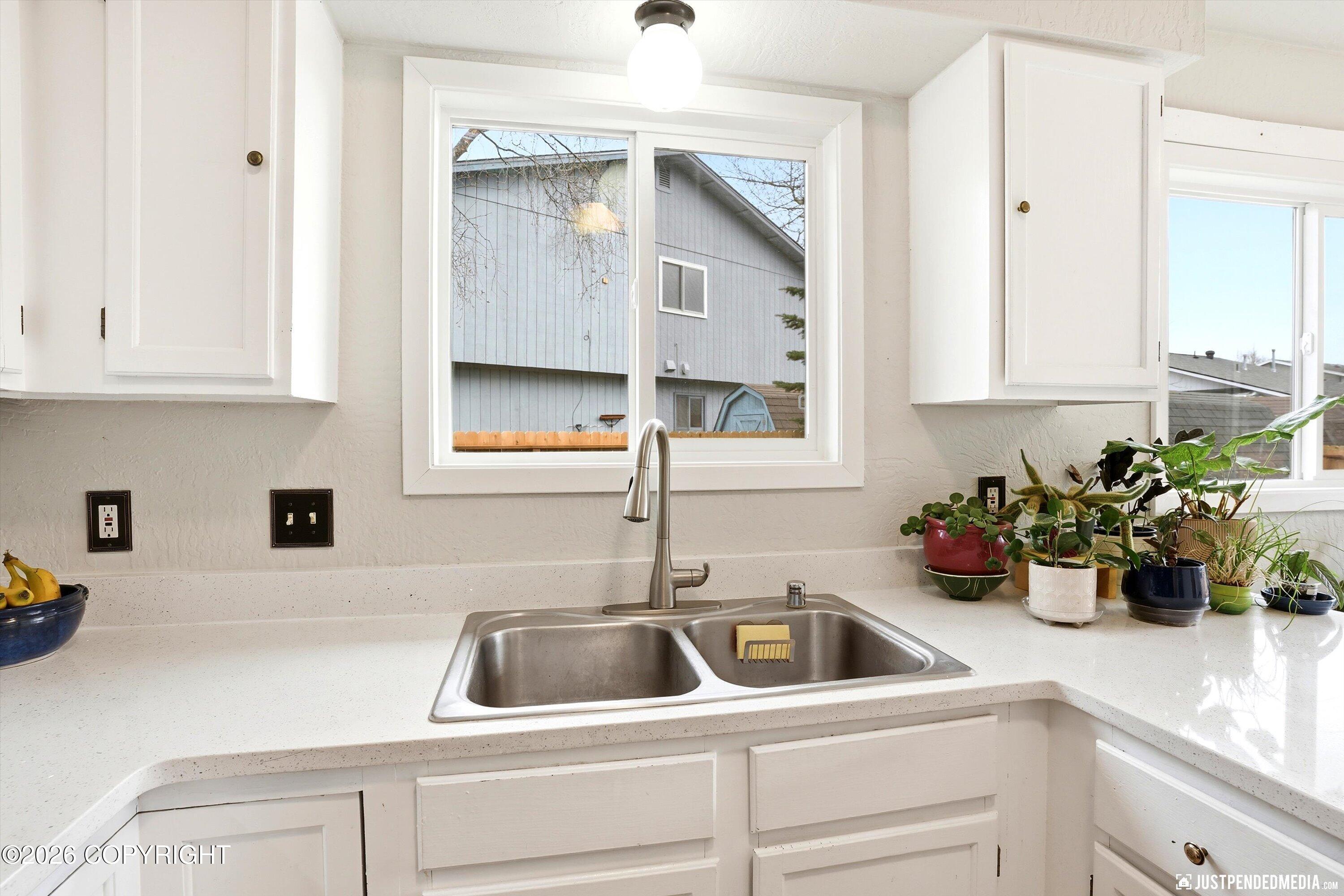 3342 Leonard Circle