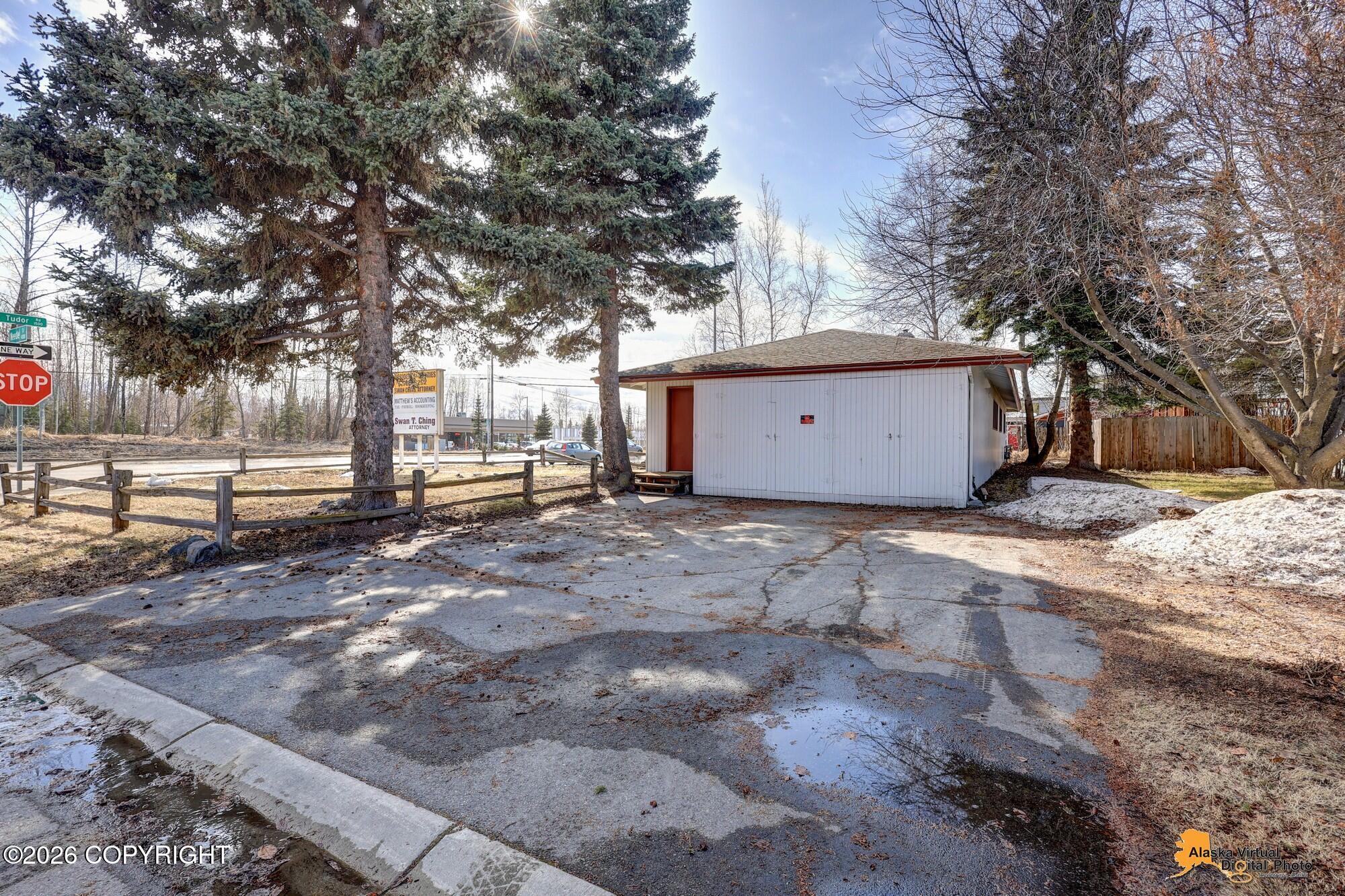 1563 E Tudor Road