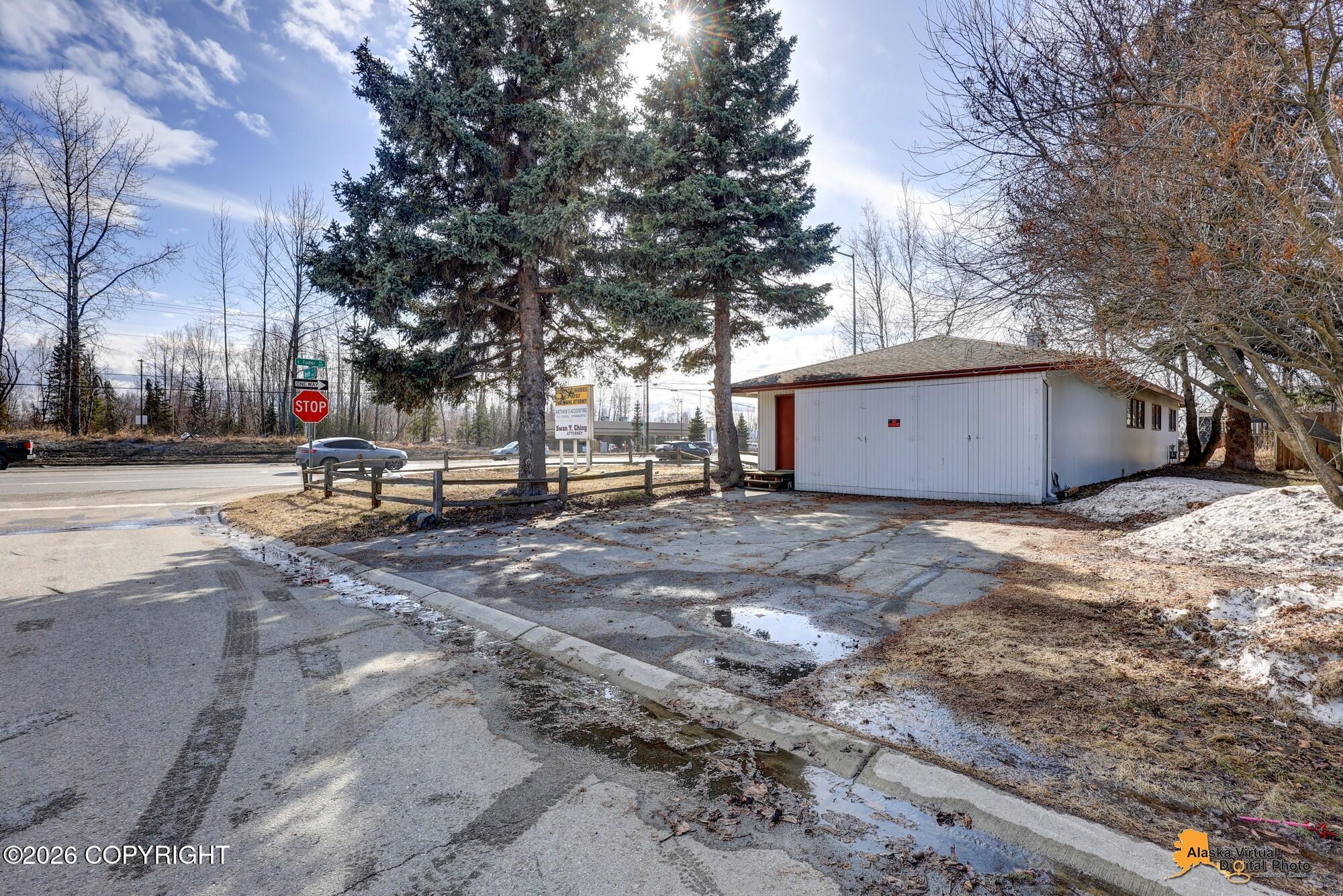 1563 E Tudor Road