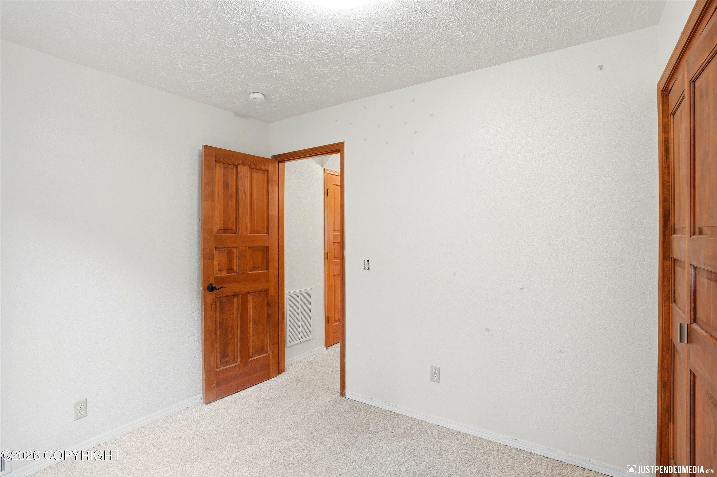9703 NEWHAVEN Loop