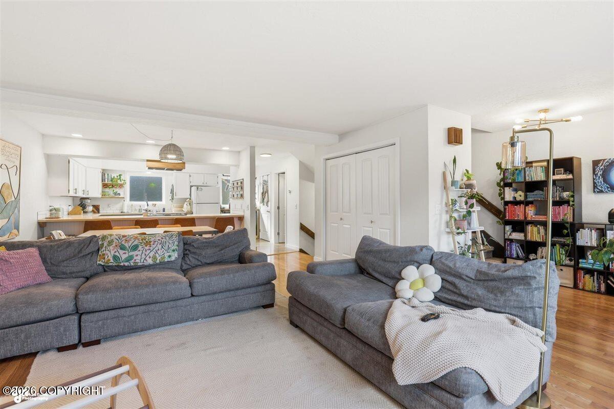320 E Dowling Road # 7 Unit: #7