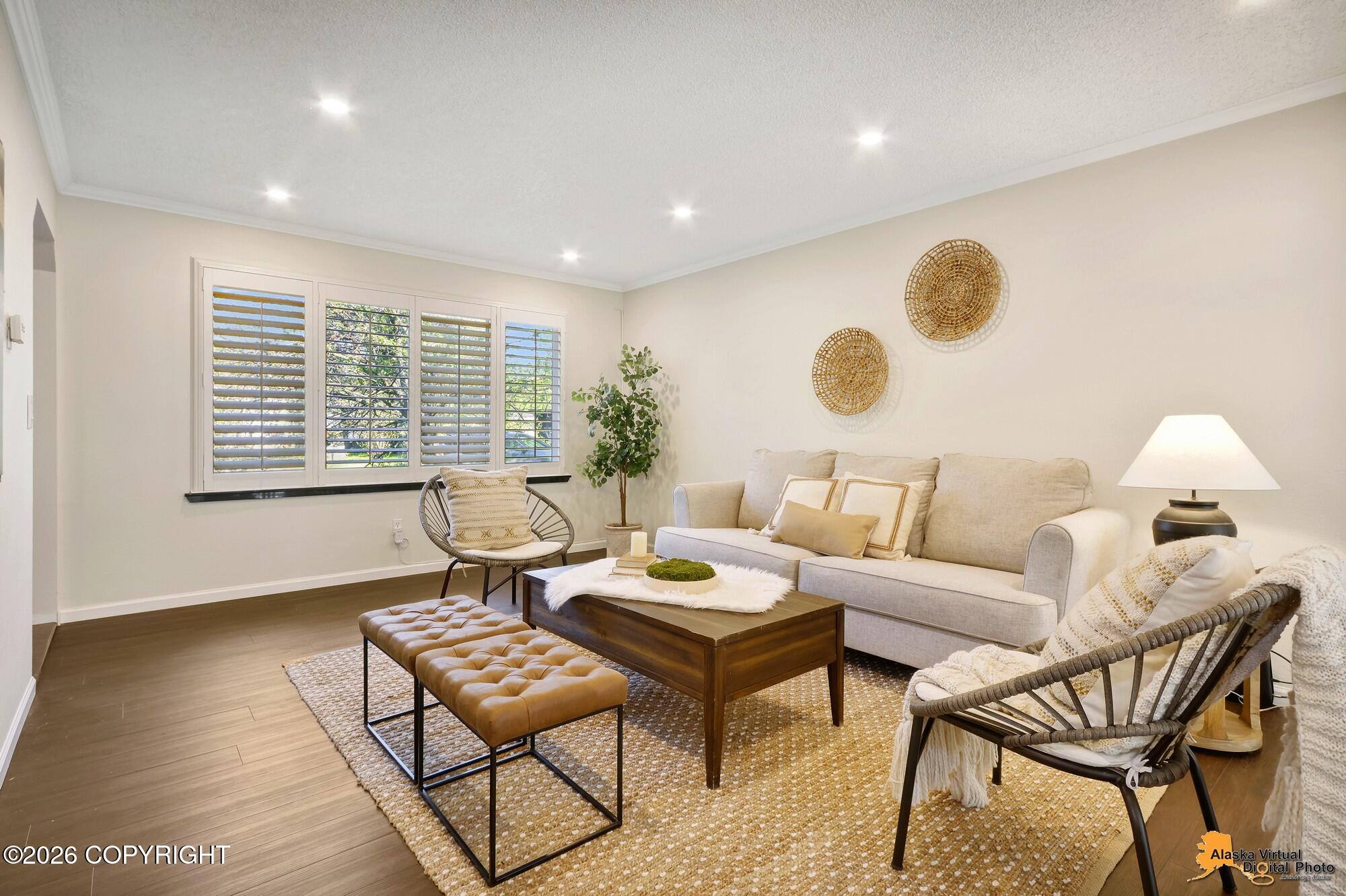 6104 Eastwood Court