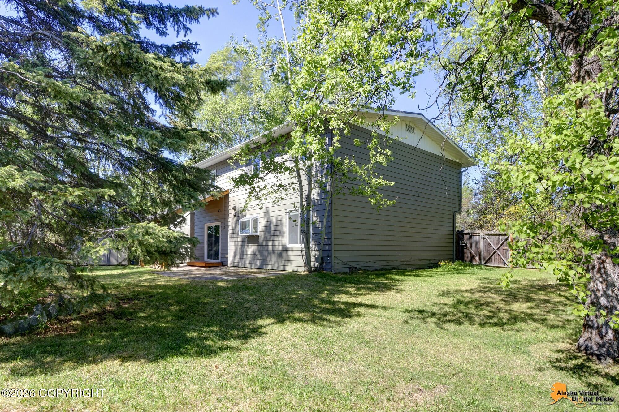 6104 Eastwood Court