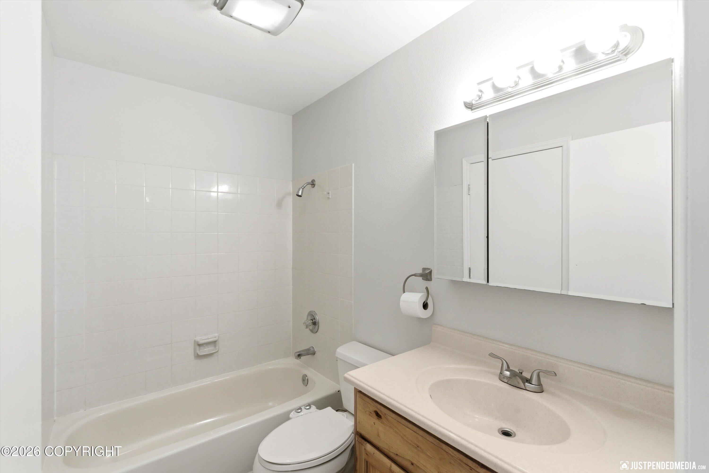 18640 Eaglewood Loop