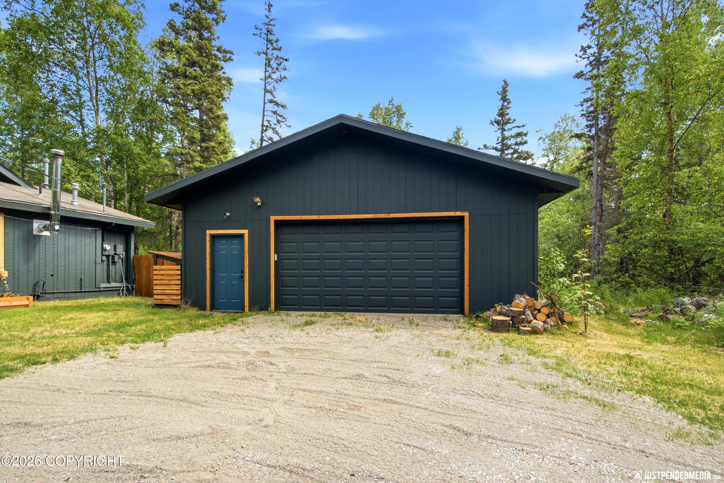 935 N Leatherleaf Loop