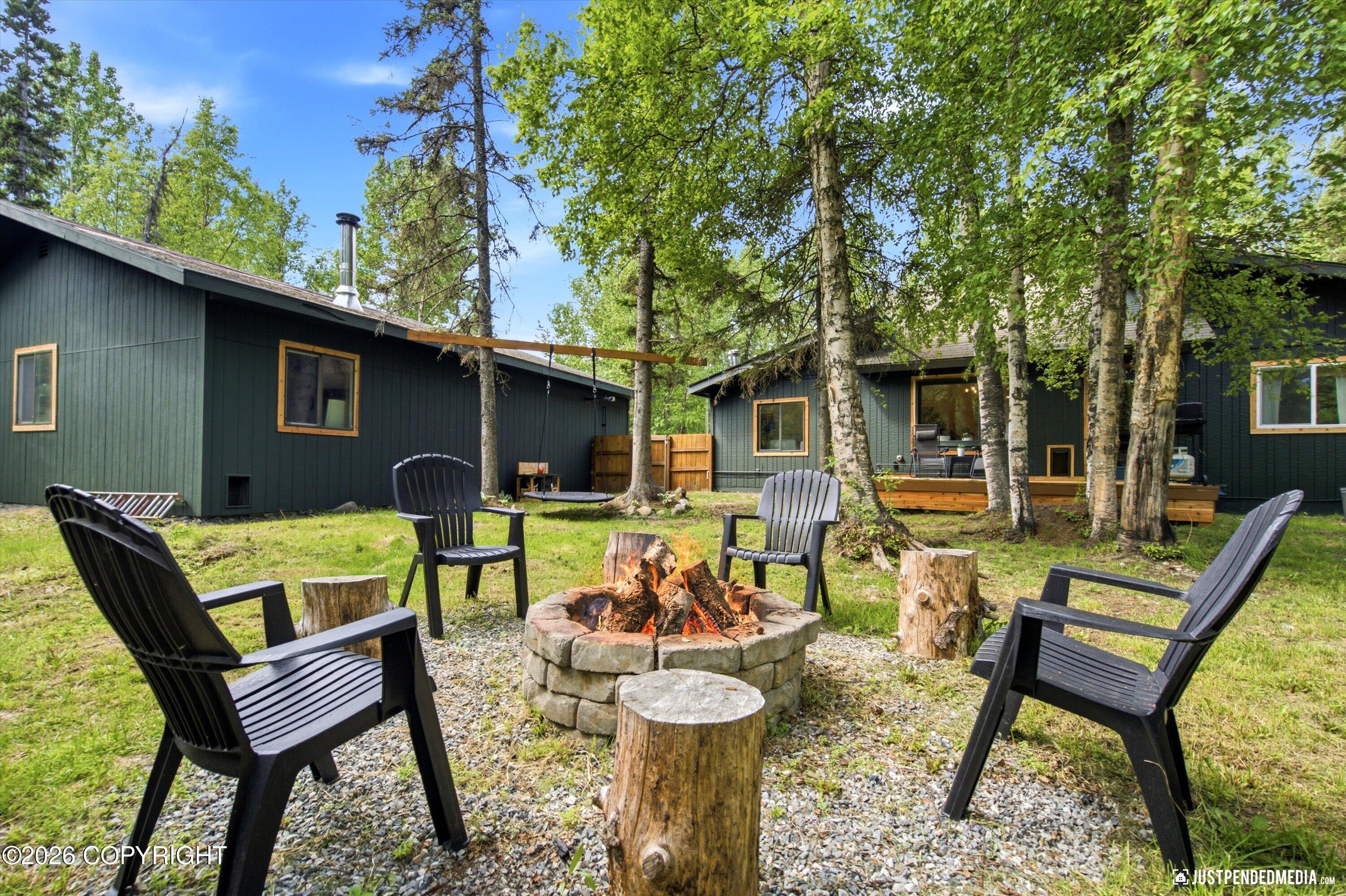 935 N Leatherleaf Loop