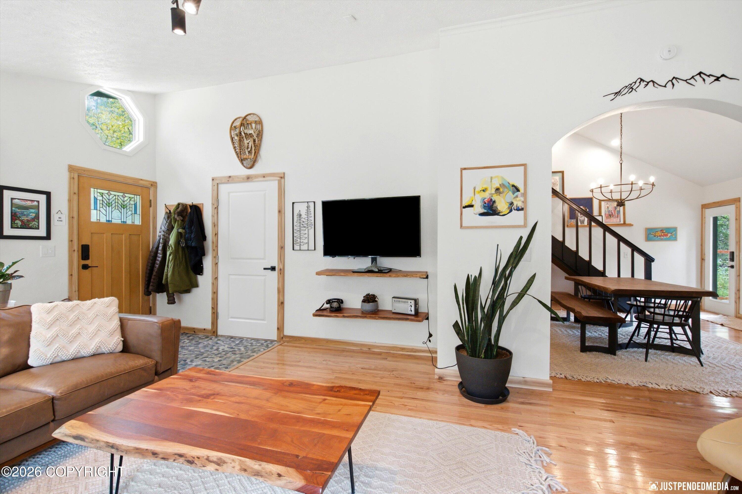 935 N Leatherleaf Loop