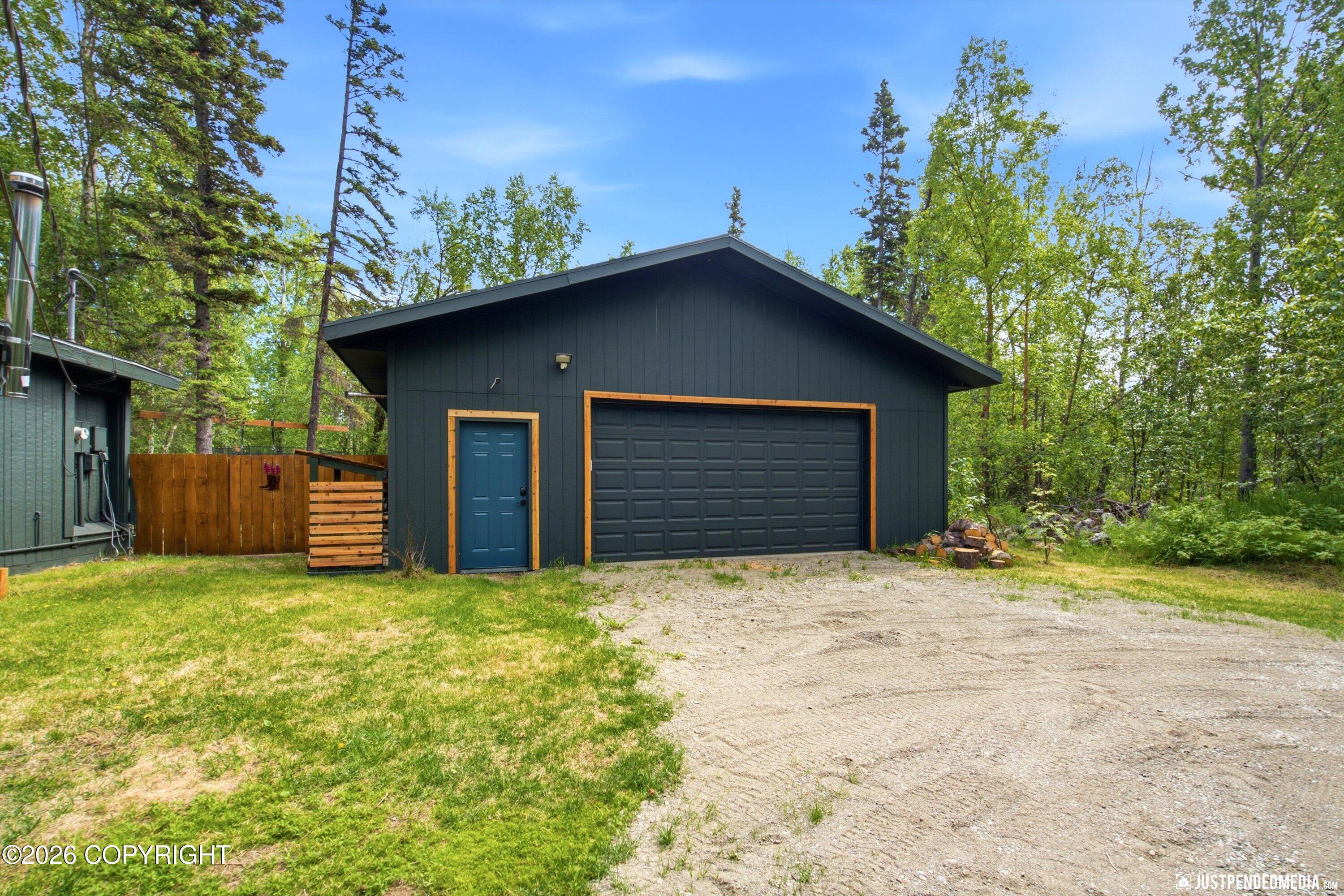935 N Leatherleaf Loop