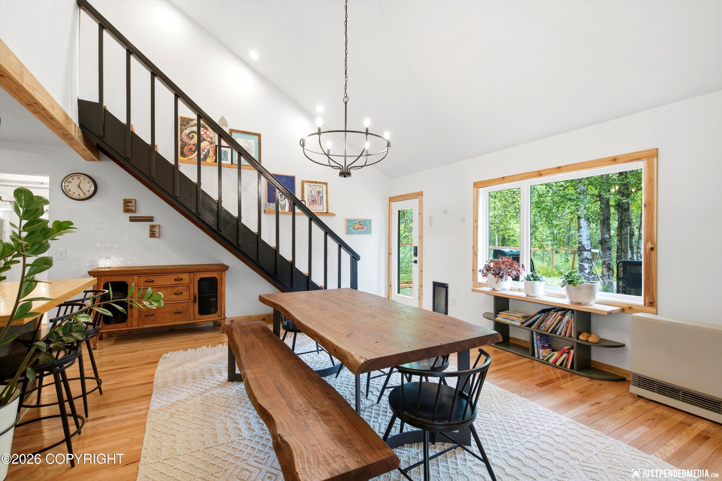 935 N Leatherleaf Loop