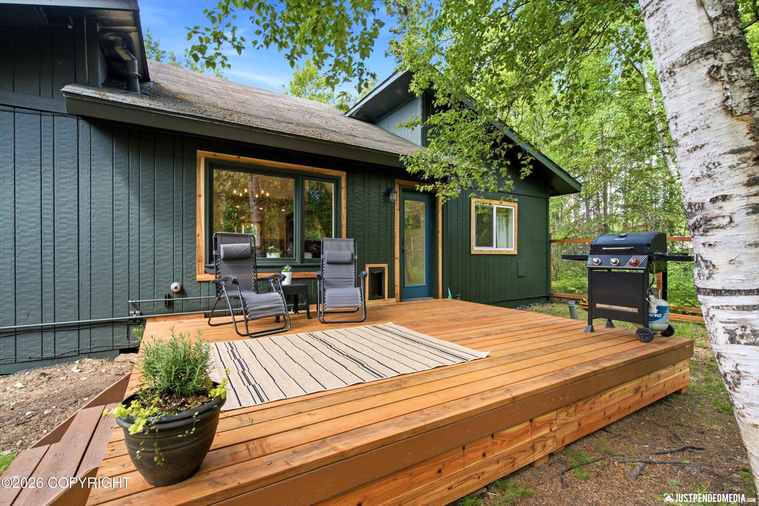 935 N Leatherleaf Loop