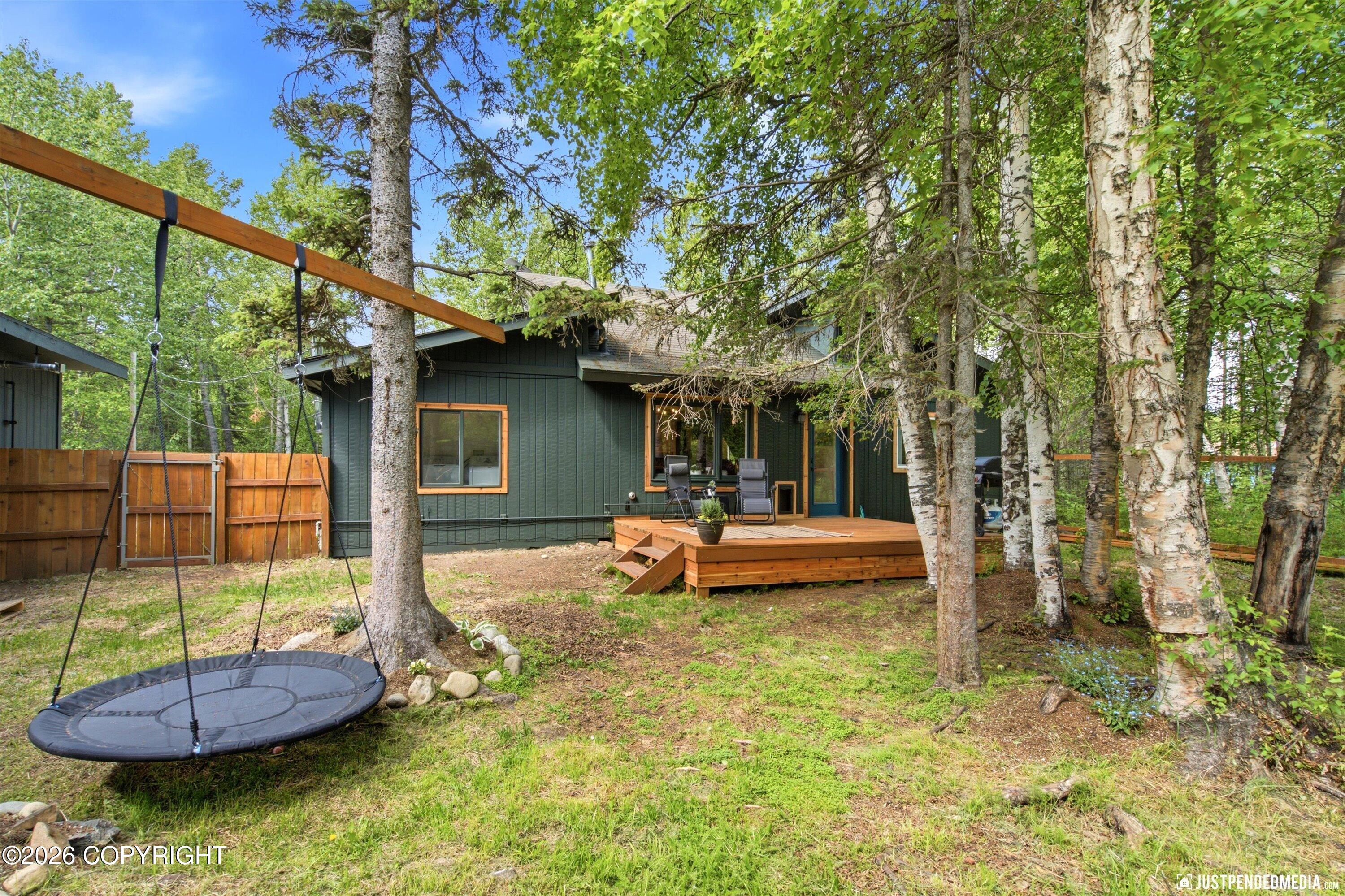 935 N Leatherleaf Loop