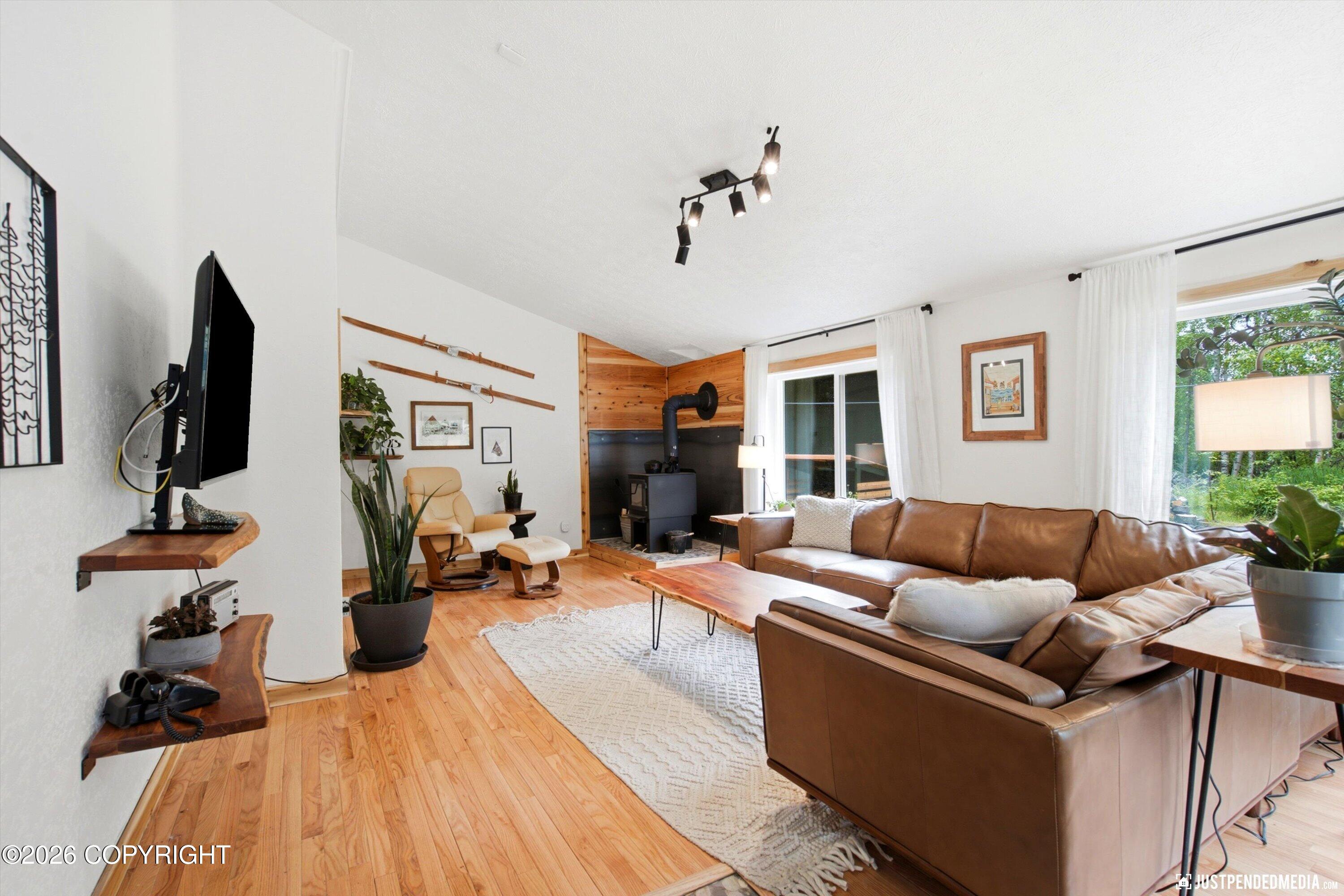 935 N Leatherleaf Loop