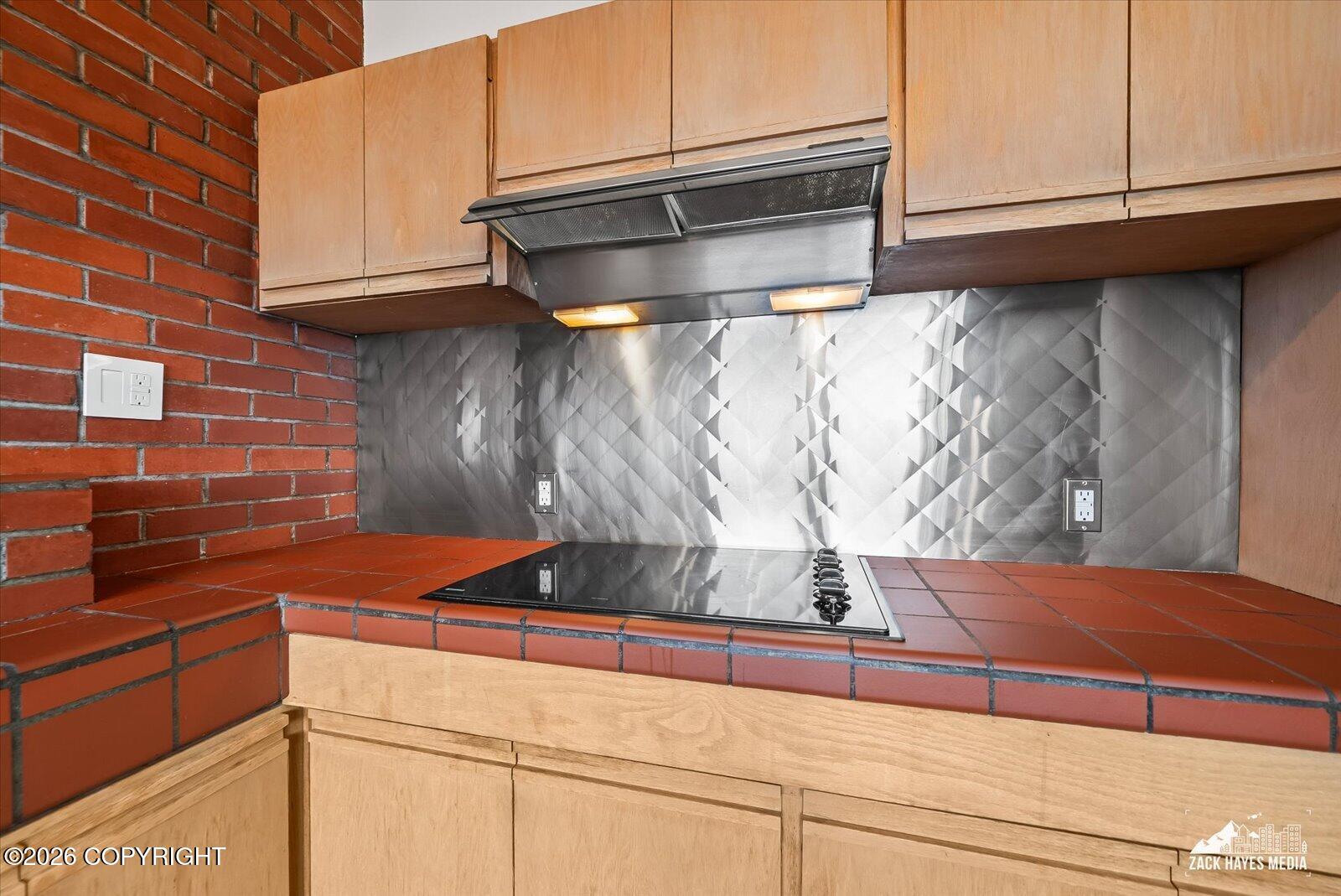 1407 W 9th Avenue