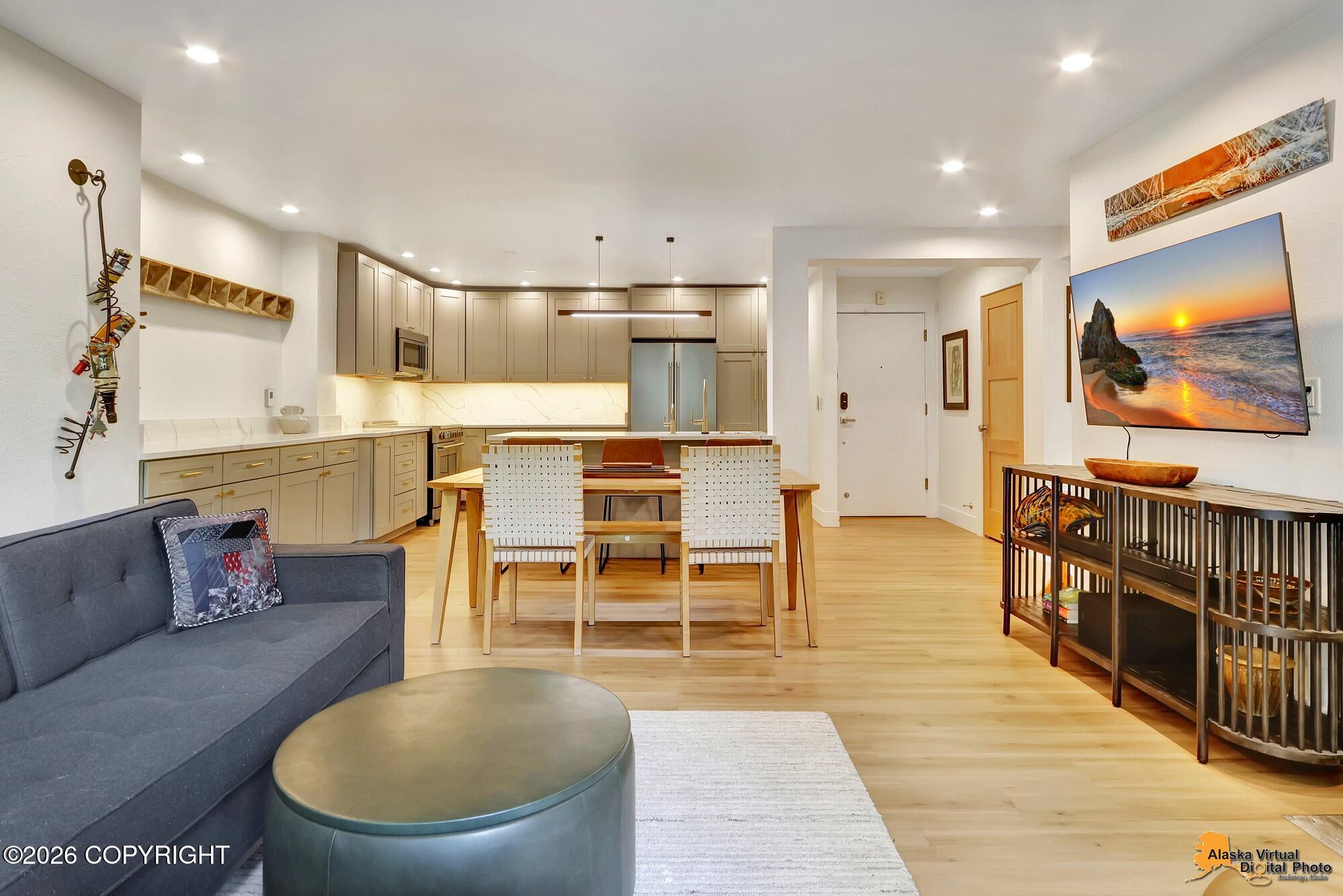 1300 W 7th Avenue # 307 Unit: #307