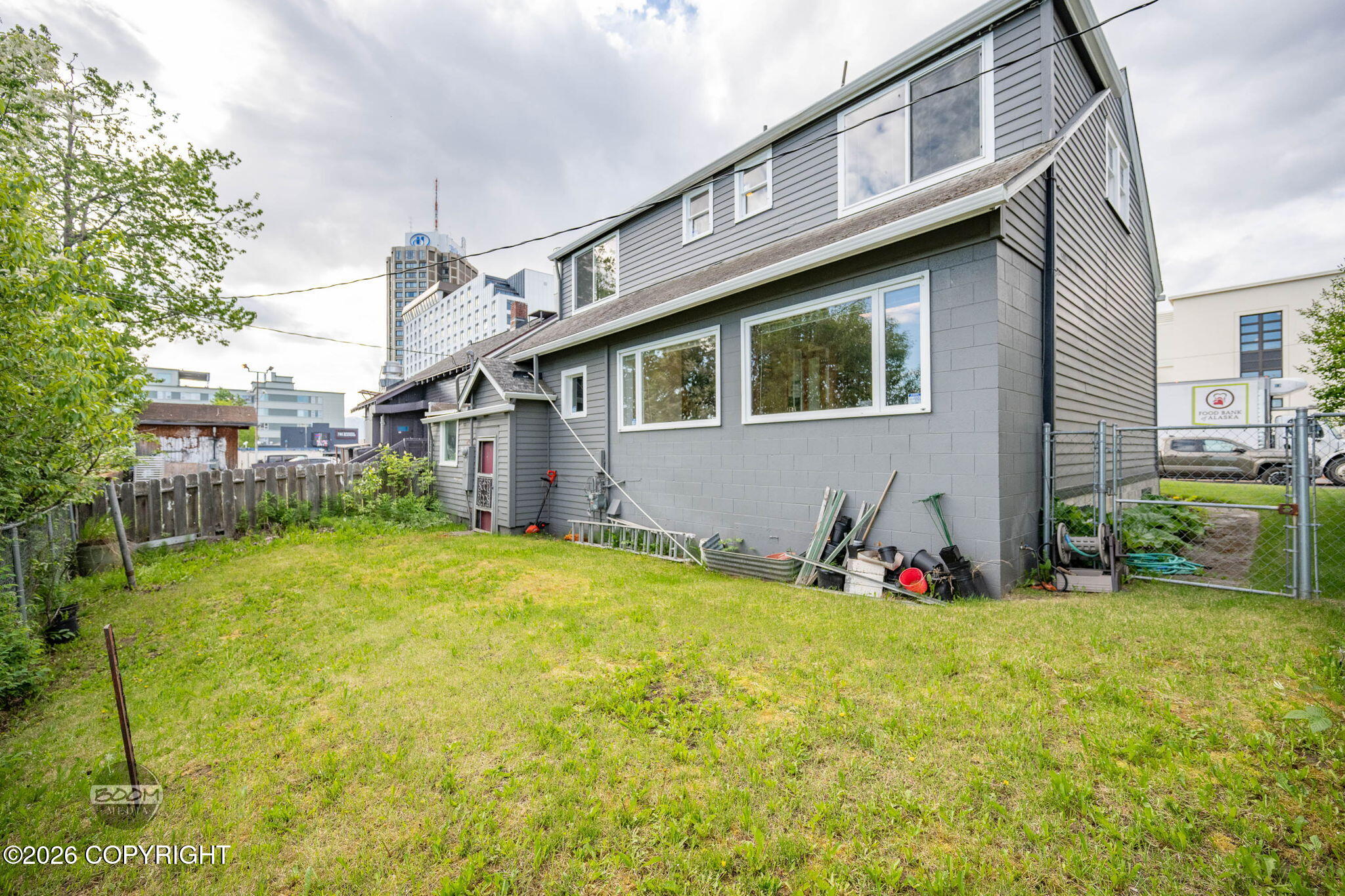 637 W 3rd Avenue