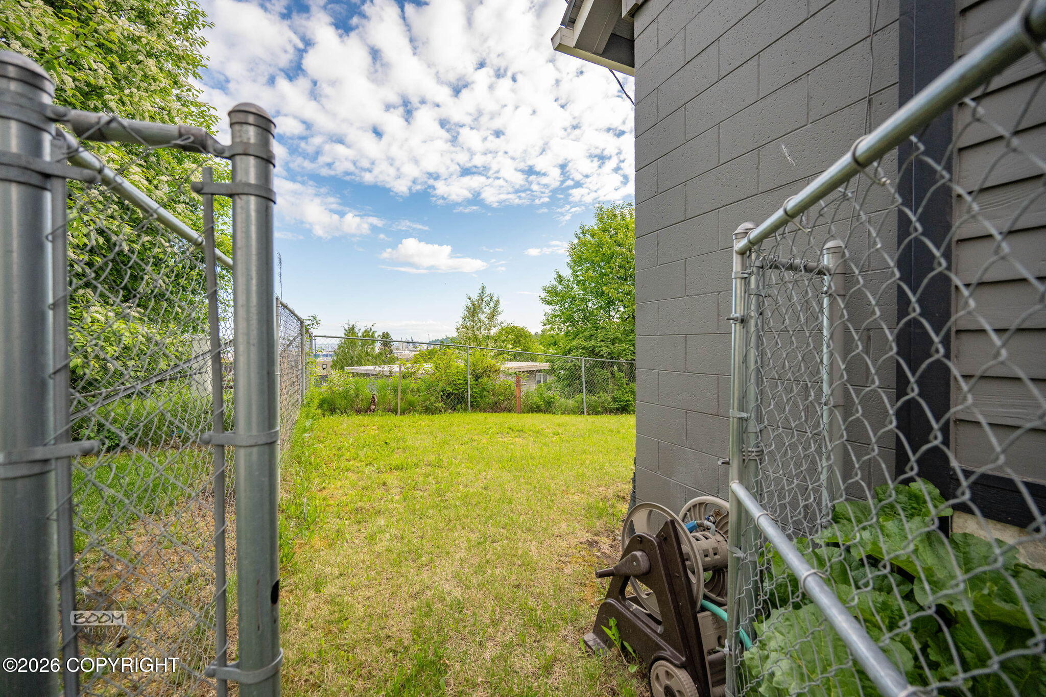 637 W 3rd Avenue