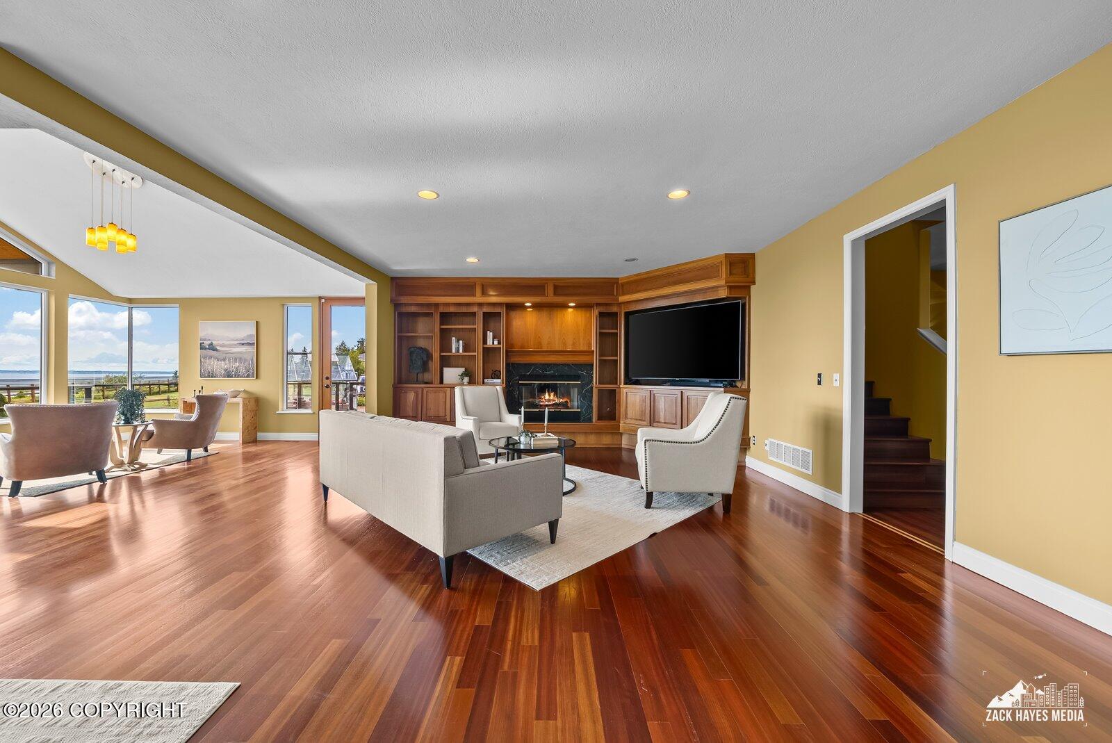 3430 Southbluff Circle