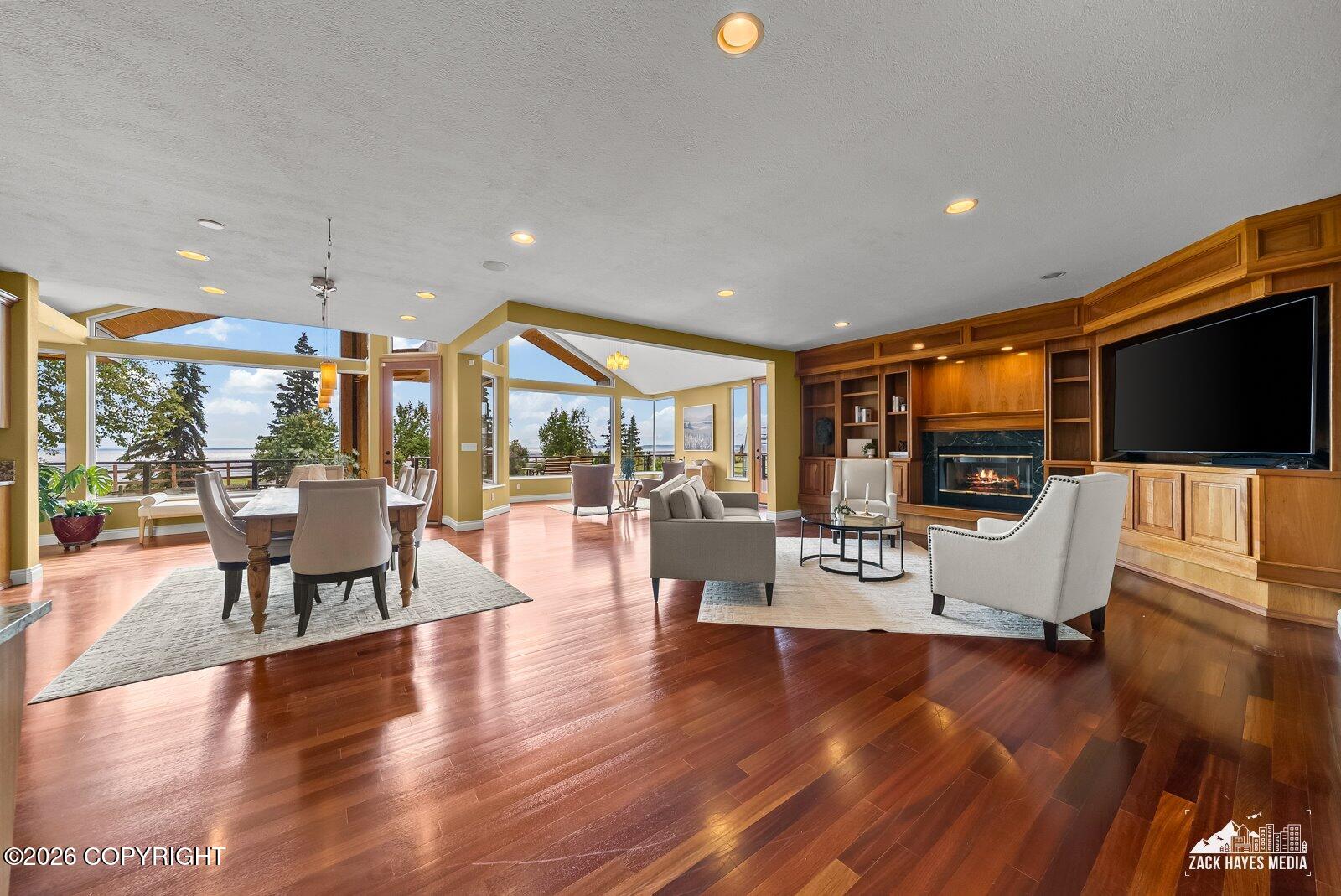 3430 Southbluff Circle
