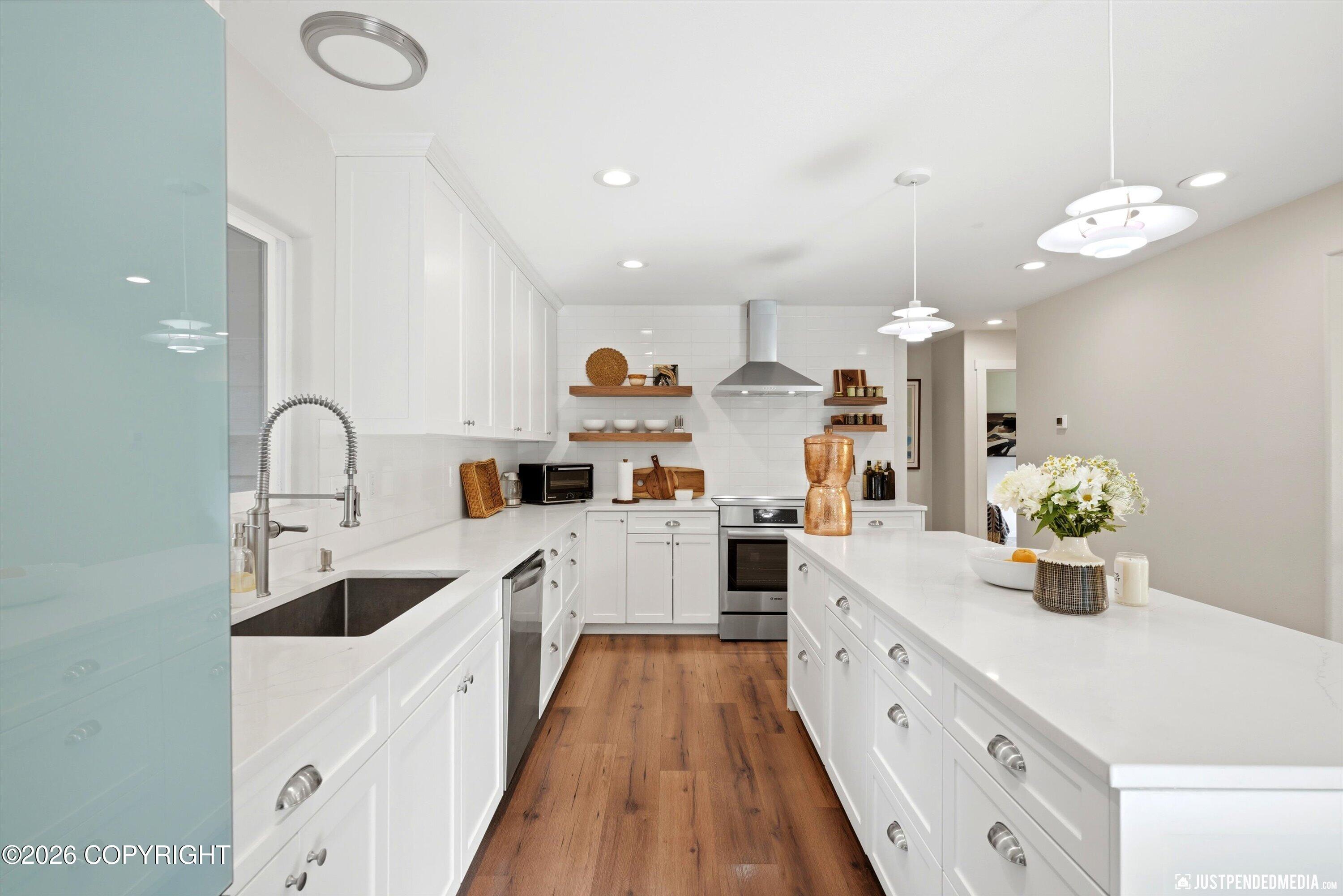 6421 Rockridge Drive