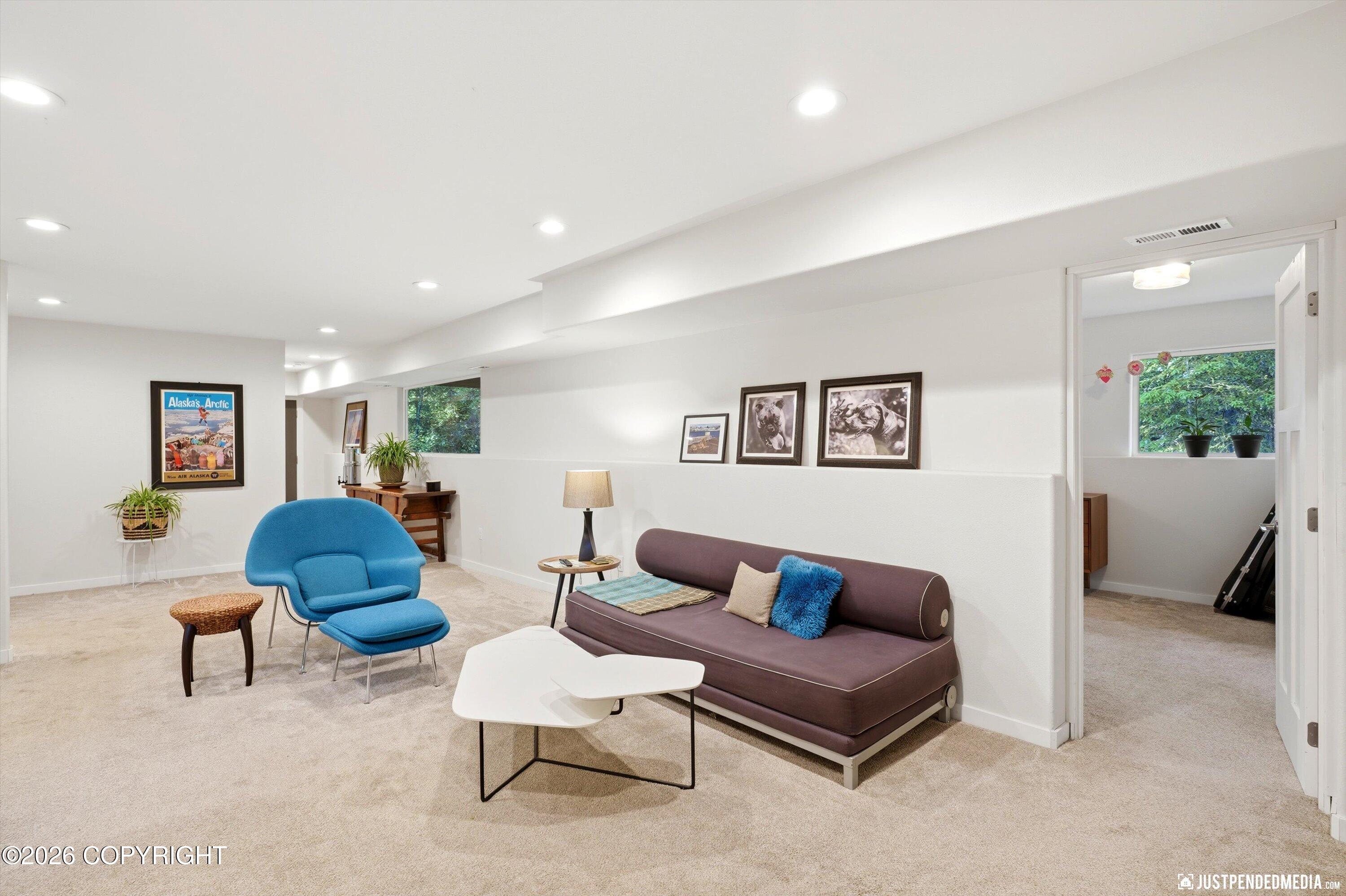 6421 Rockridge Drive