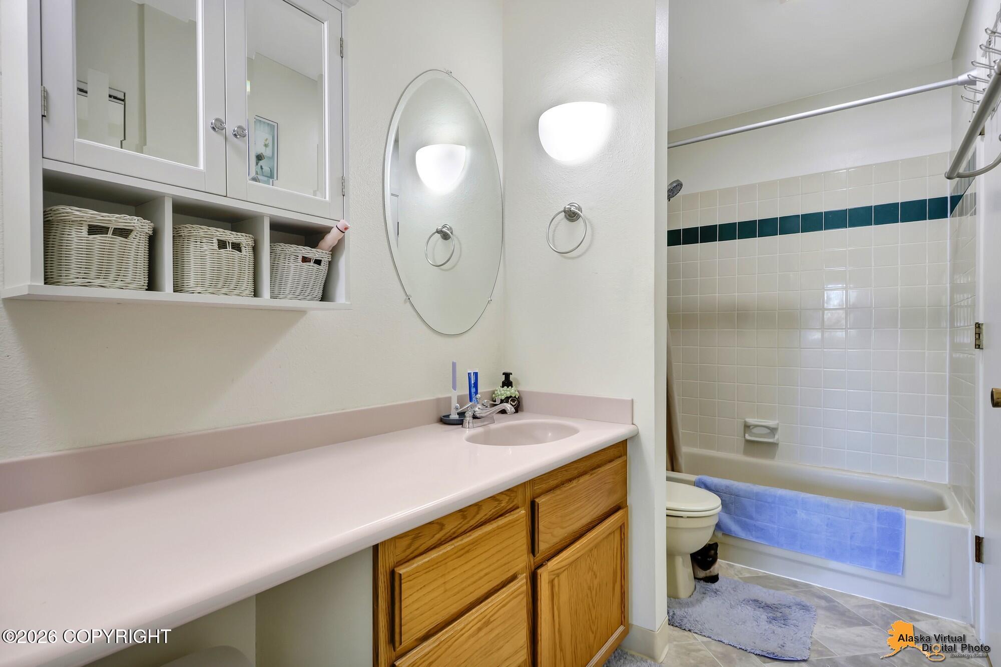 1630 Eastridge Drive # 204 Unit: #3-204