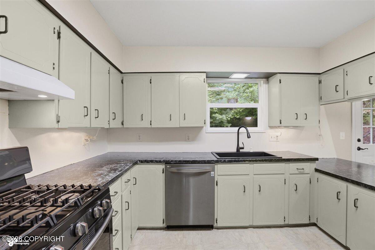 5904 Prosperity Drive