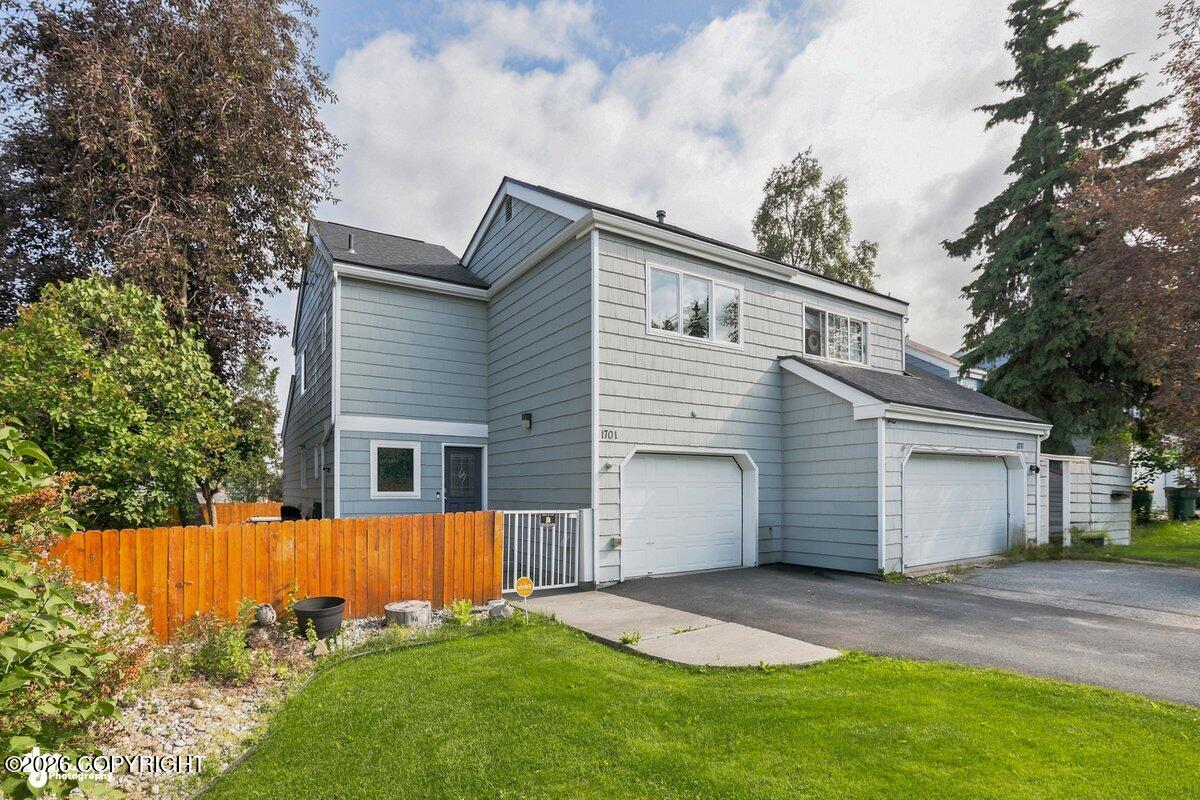 1701 Commodore Drive