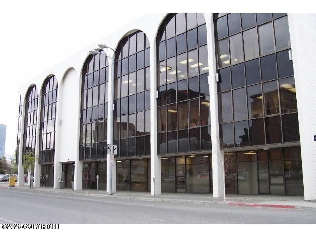 1016 W 6th Avenue