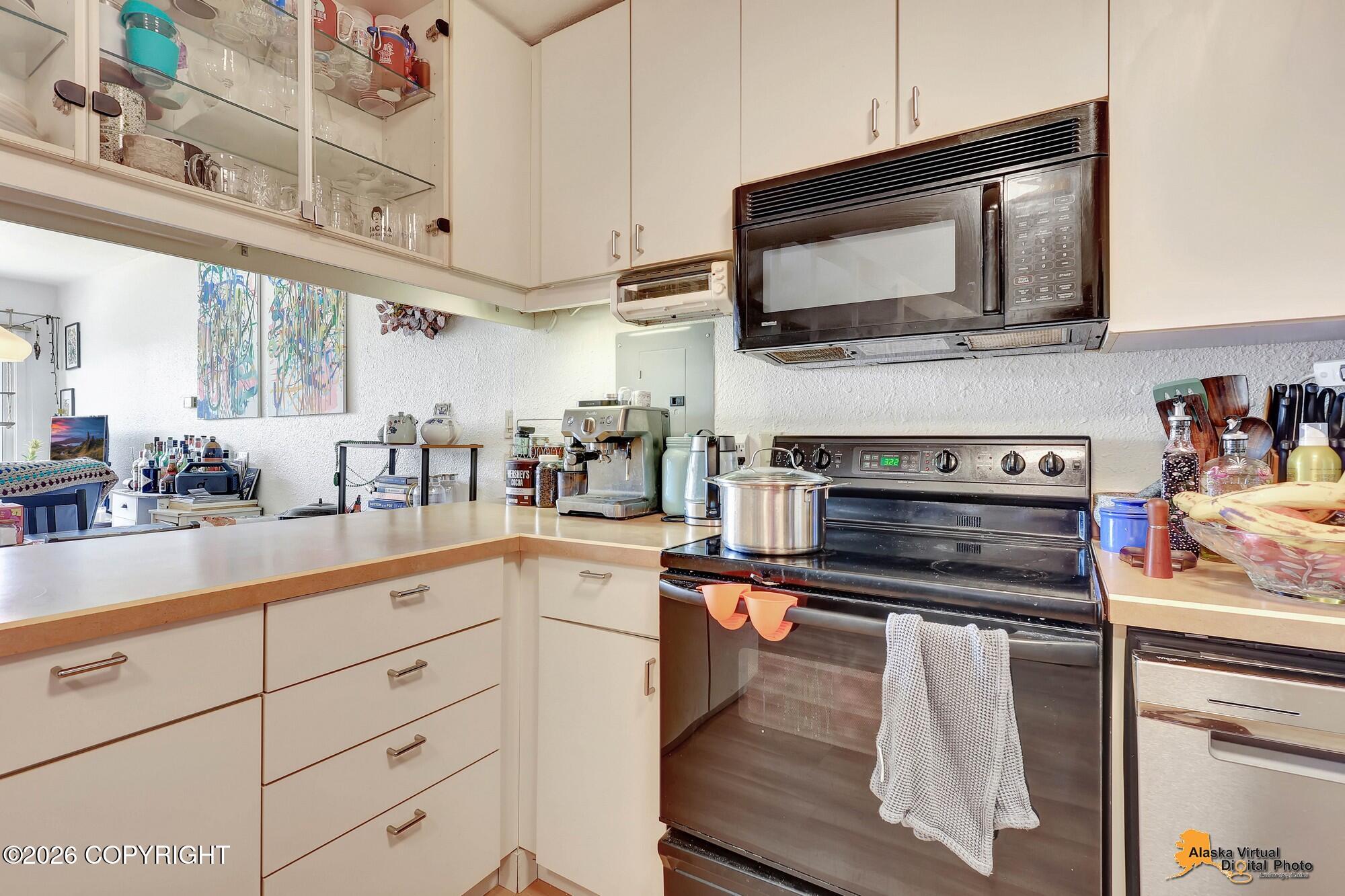 824 O Place