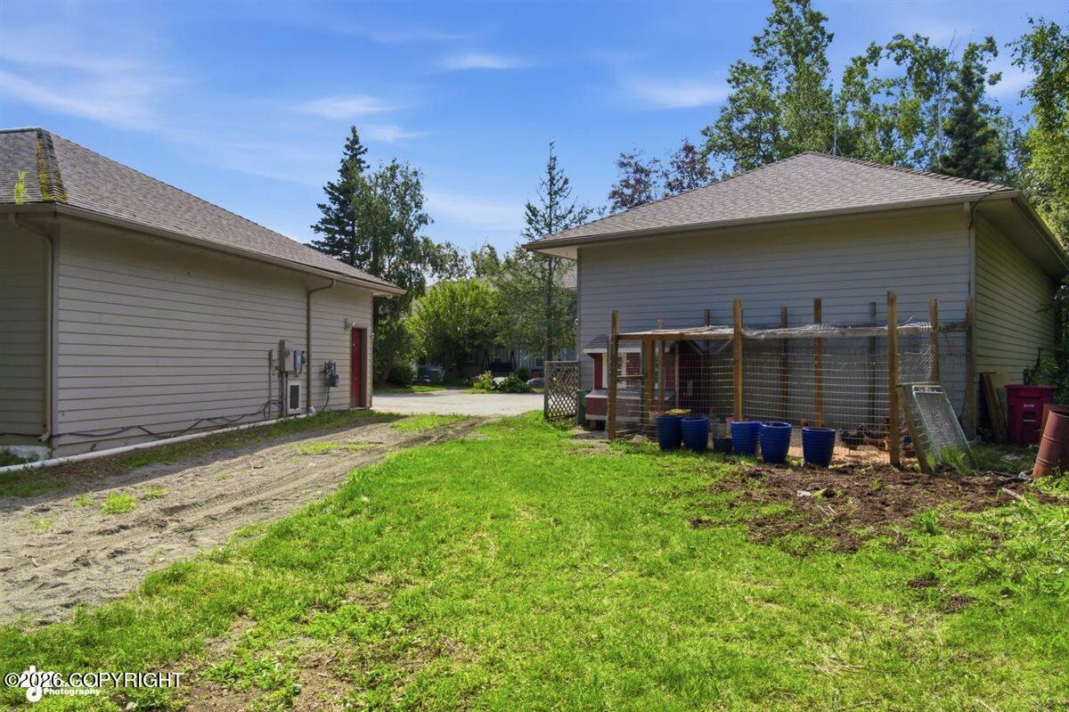 3318 S Charming Valley Loop