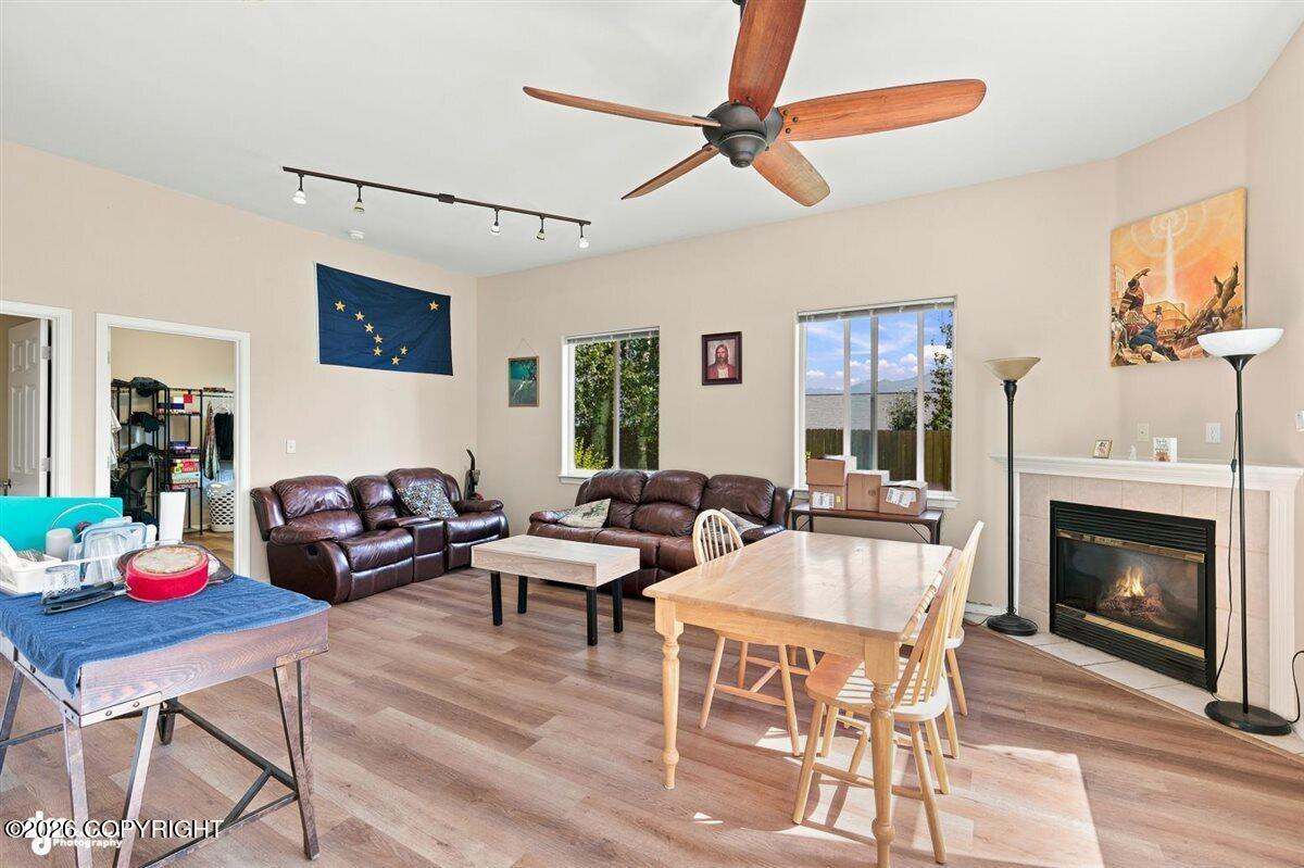 3318 S Charming Valley Loop