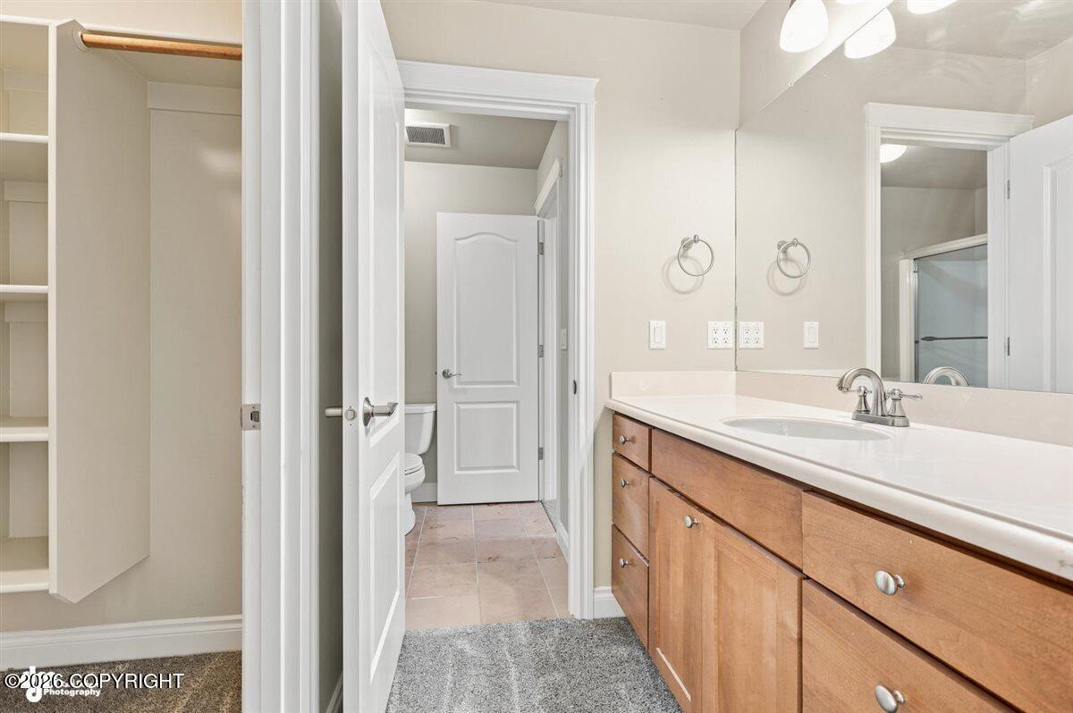 3318 S Charming Valley Loop