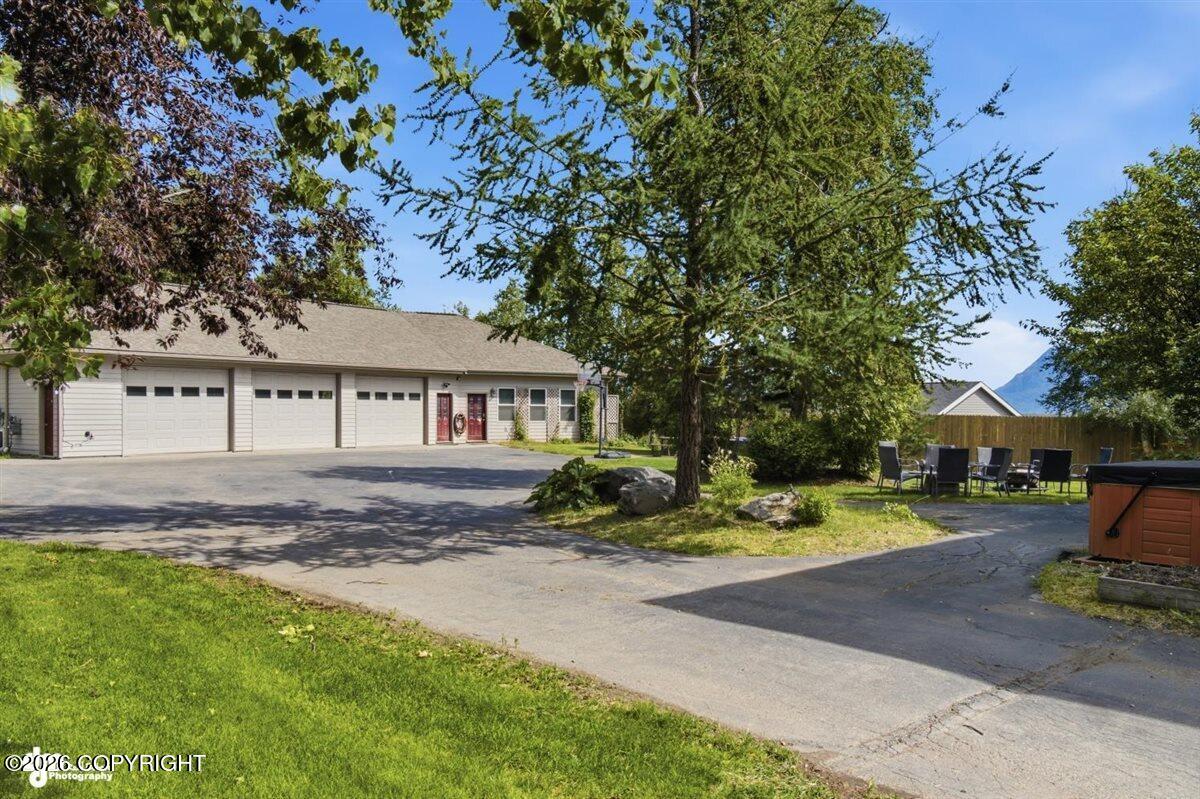 3318 S Charming Valley Loop